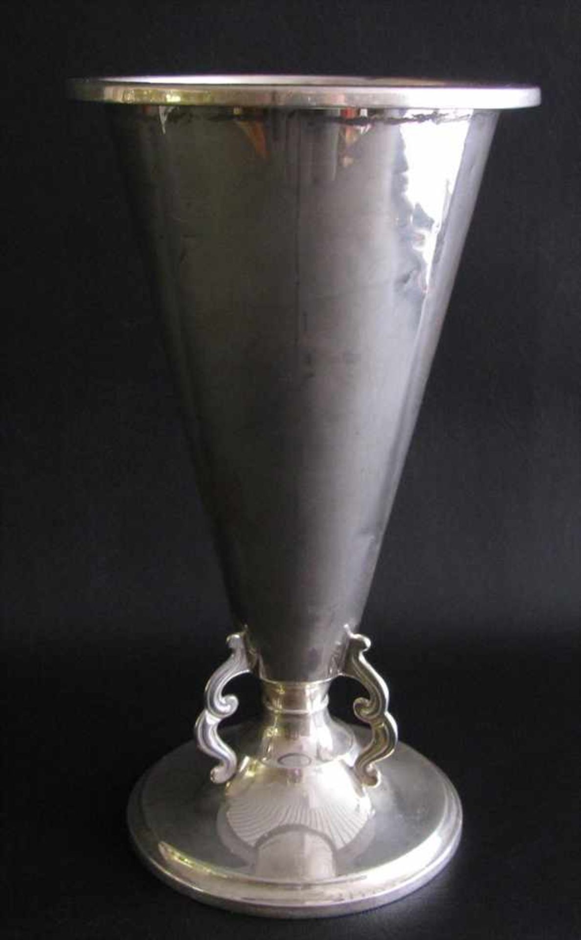 Vase, um 1900, 830er Silber, gepunzt, 168 g, h 20 cm, d 11 cm.
