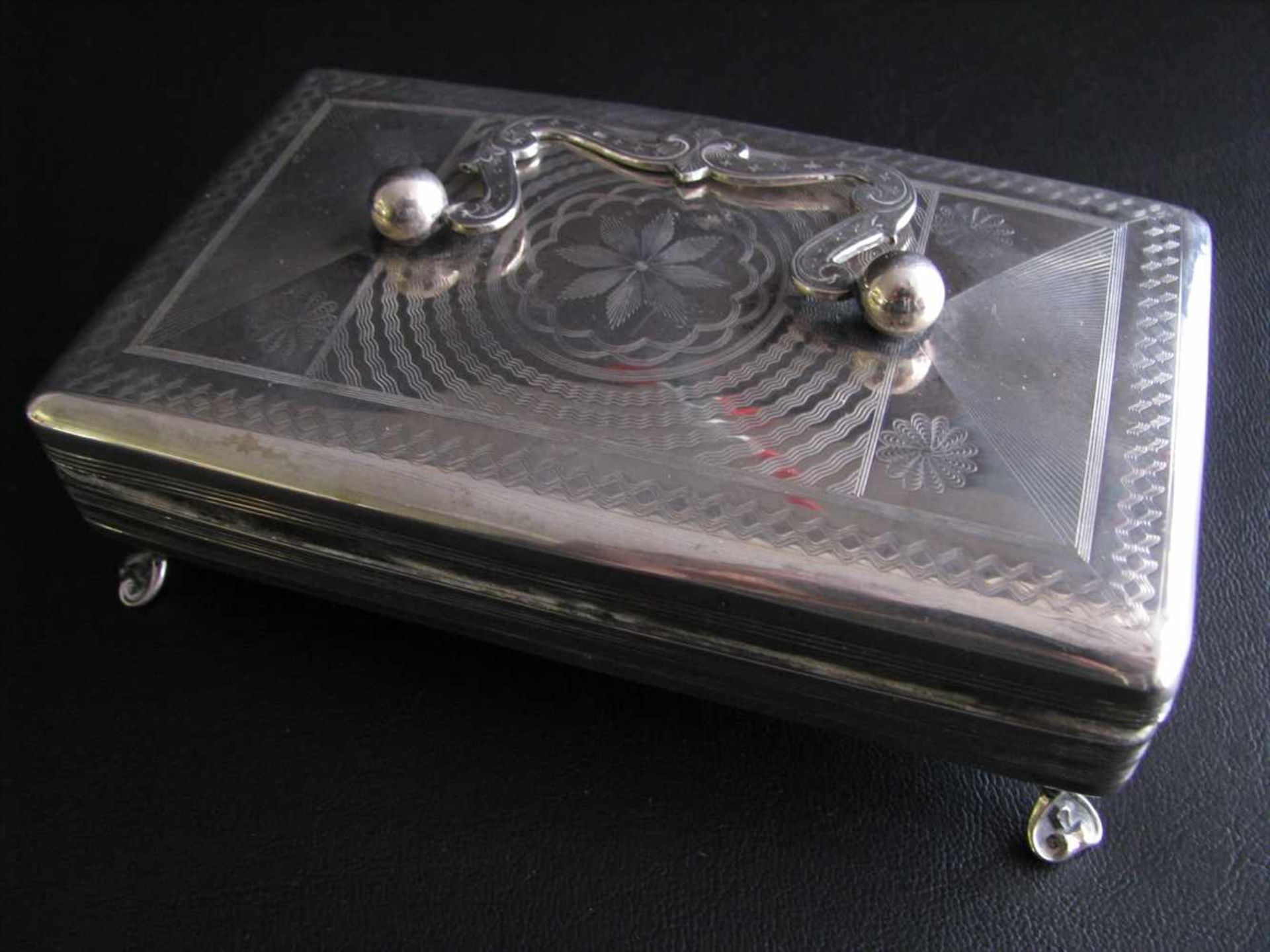 Tabakdose, 19. Jahrhundert, 835er Silber, gepunzt, 199 g, 4 x 13 x 8 cm.