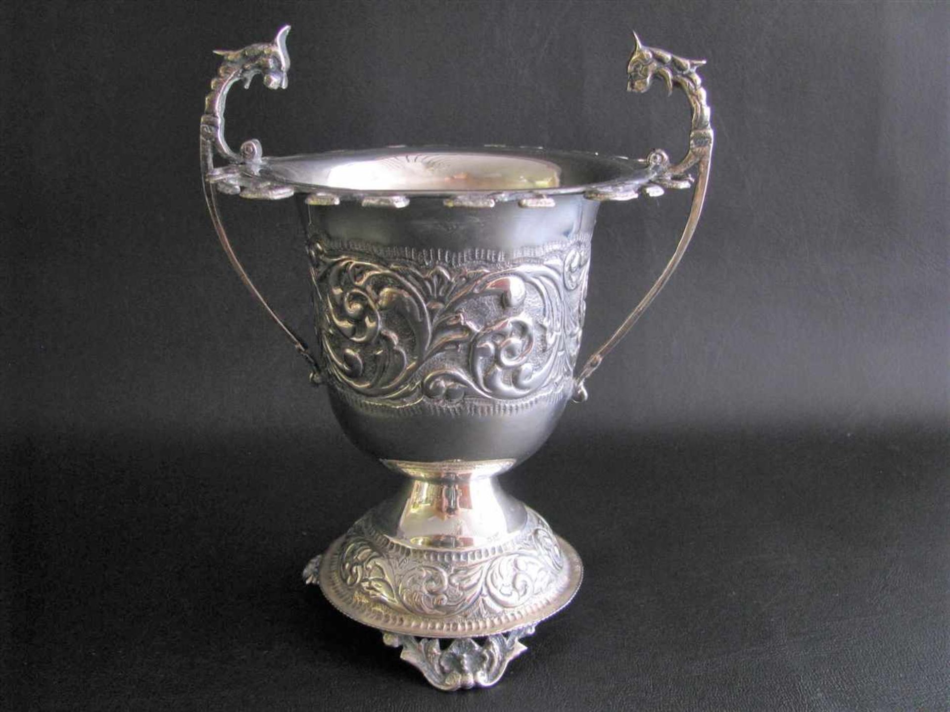Zuckerschale, um 1900, 800er Silber, gepunzt, 315 g, 16,5 x 13,1 cm.