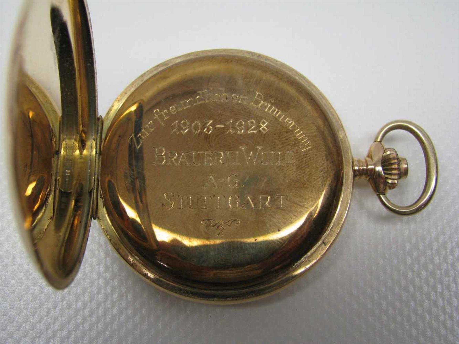 Sprungdeckeltaschenuhr, Gehäuse 585er Gelbgold, Innendeckel Metall mit Gravur "Brauerei Wulle - Bild 3 aus 4