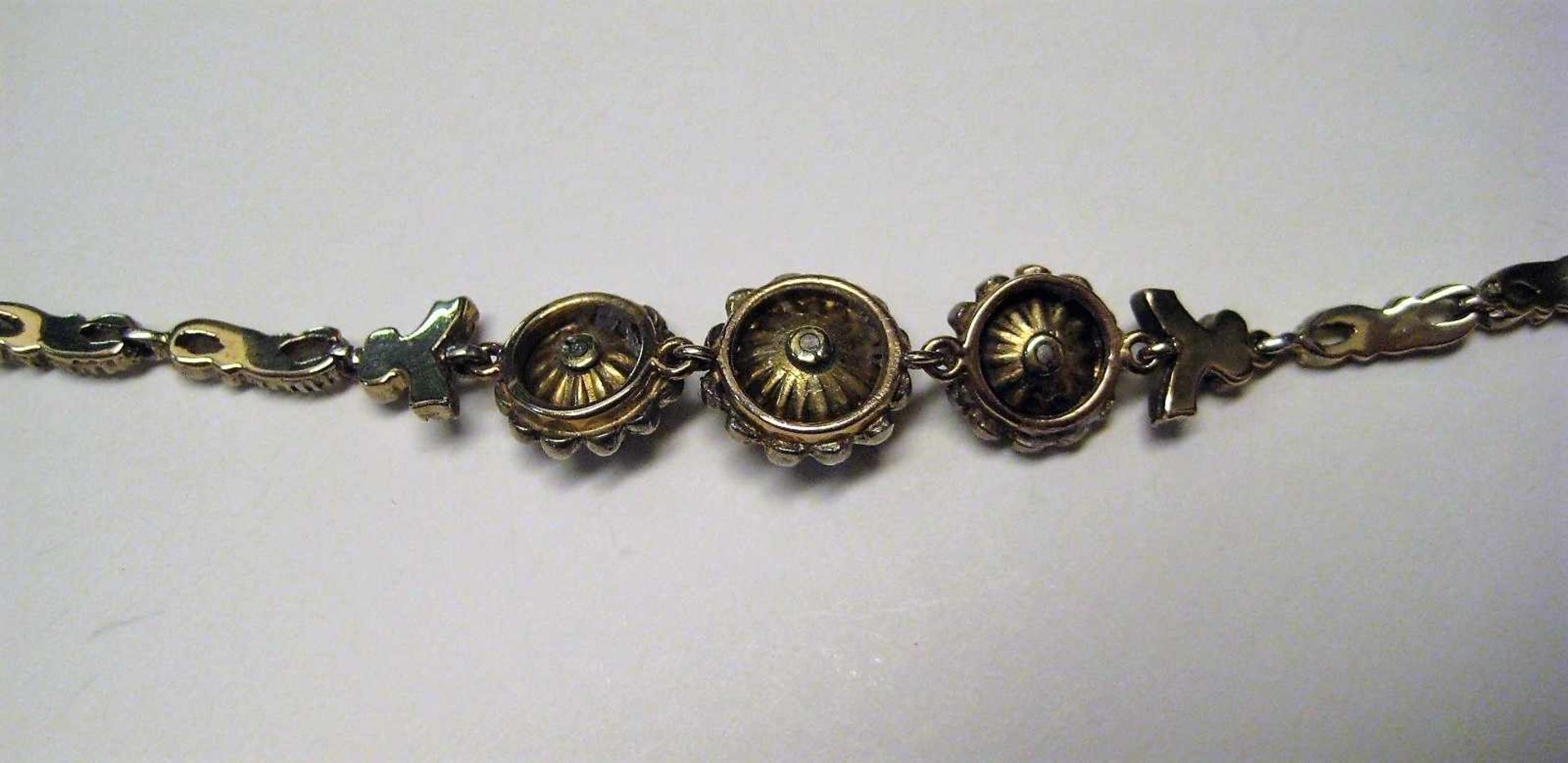 Antikes Armband mit 64 Diamanten, zus.ca. 1,26 ct, 585er Gelbgold und Silber, l 19,5 cm, b 1 cm. - Bild 3 aus 3