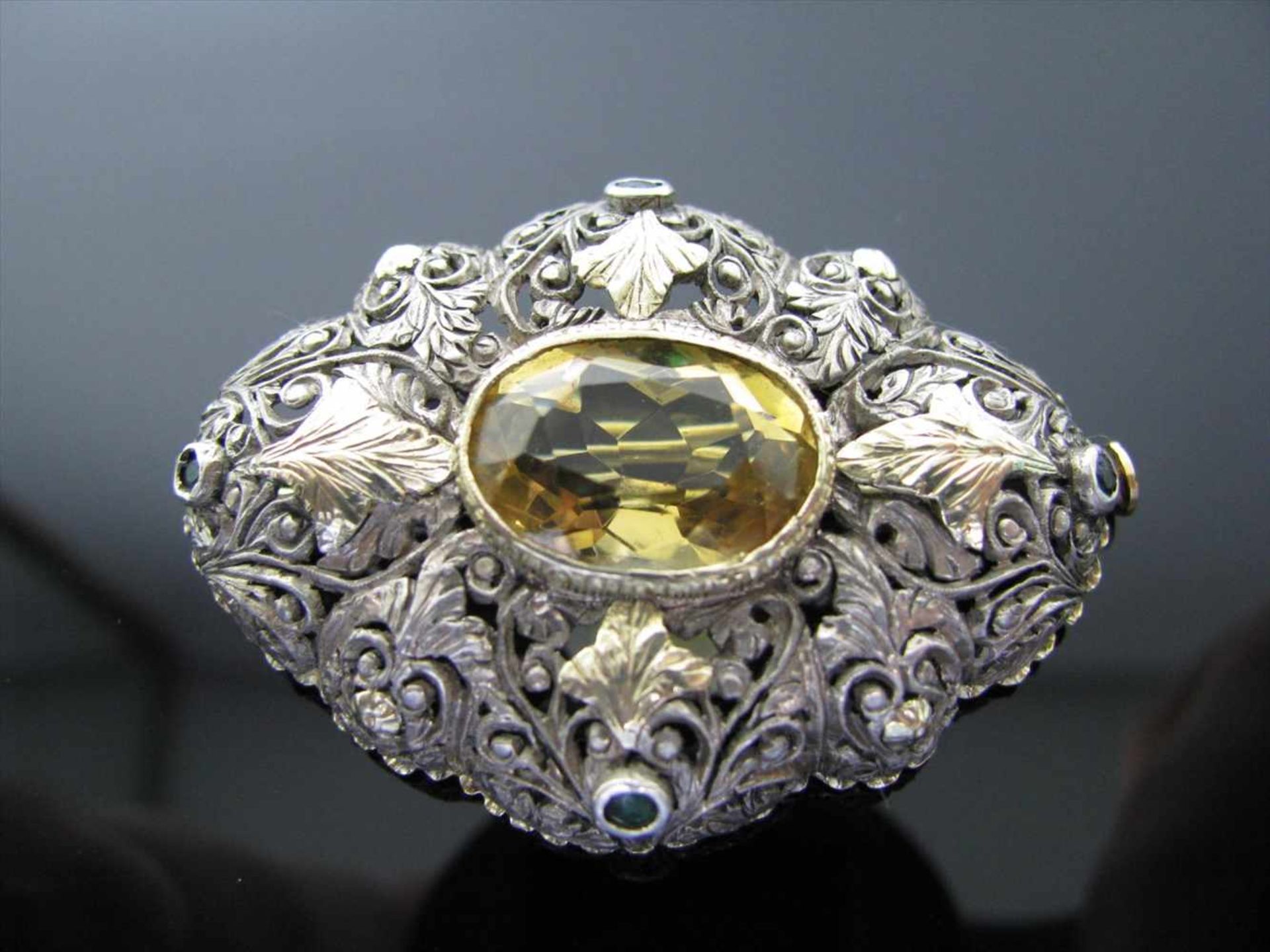 Brosche, um 1900, beschliffener Citrin, 585er Gelbgold und Silber, ca. 10,68 g, durchbrochen