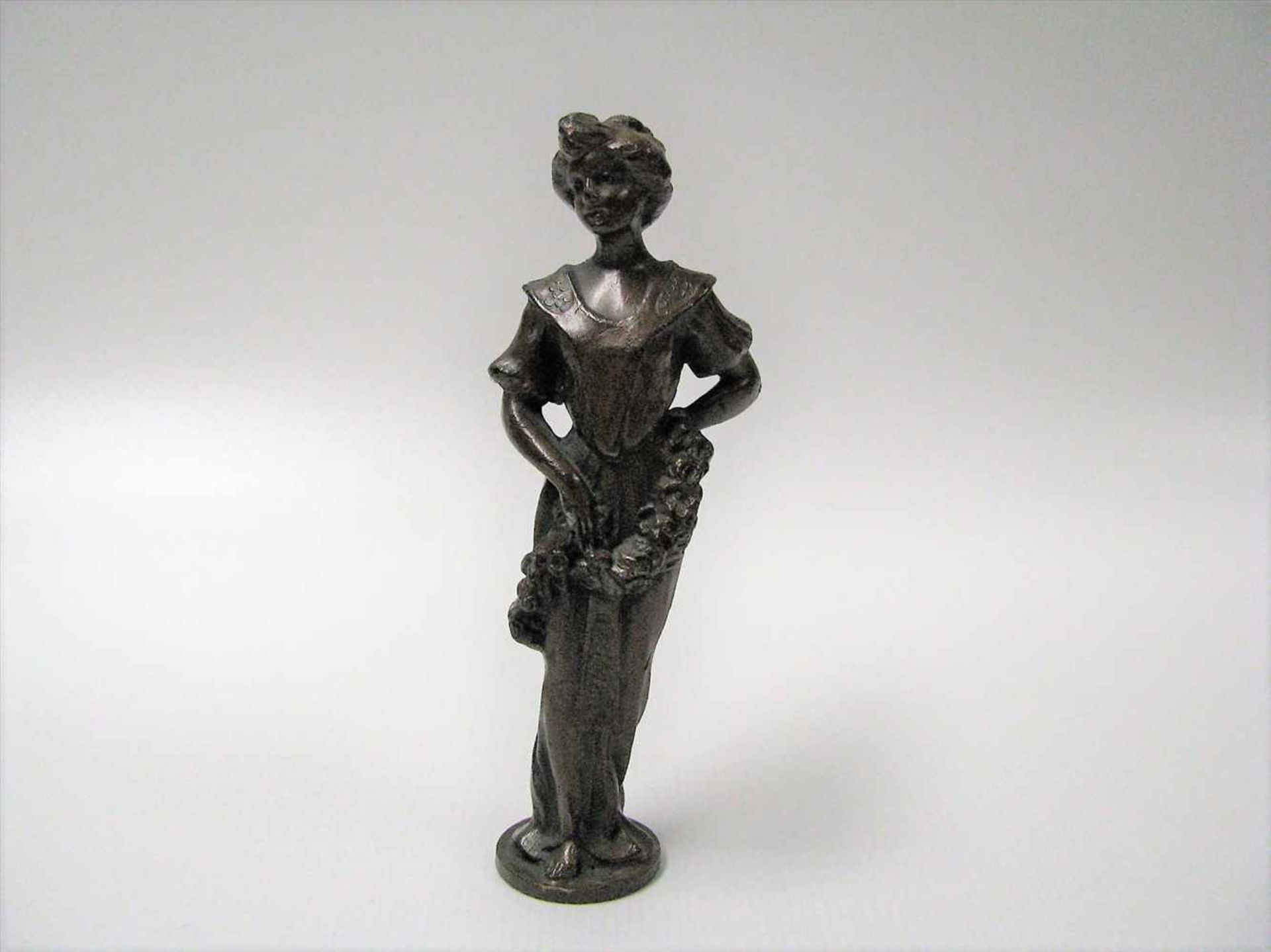 Petschaft, Jugendstil, um 1900, Zinn patiniert, h 8,5 cm, d 3 cm.