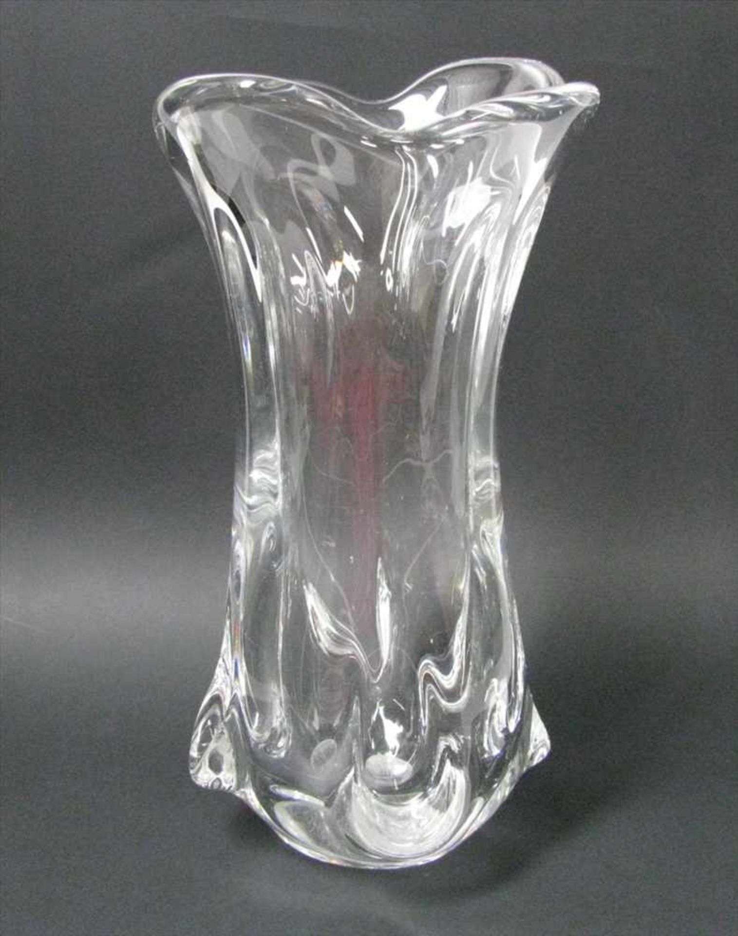 Vase, 1950/60er Jahre, farbloses Glas, h 29 cm, d 14 cm.