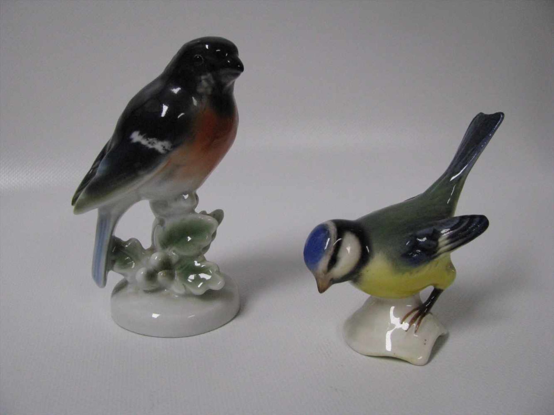 2 Porzellanfigureniguren, Goebel/Gerold Porzellan, Vögel, Porzellan mit polychromer Bemalung,