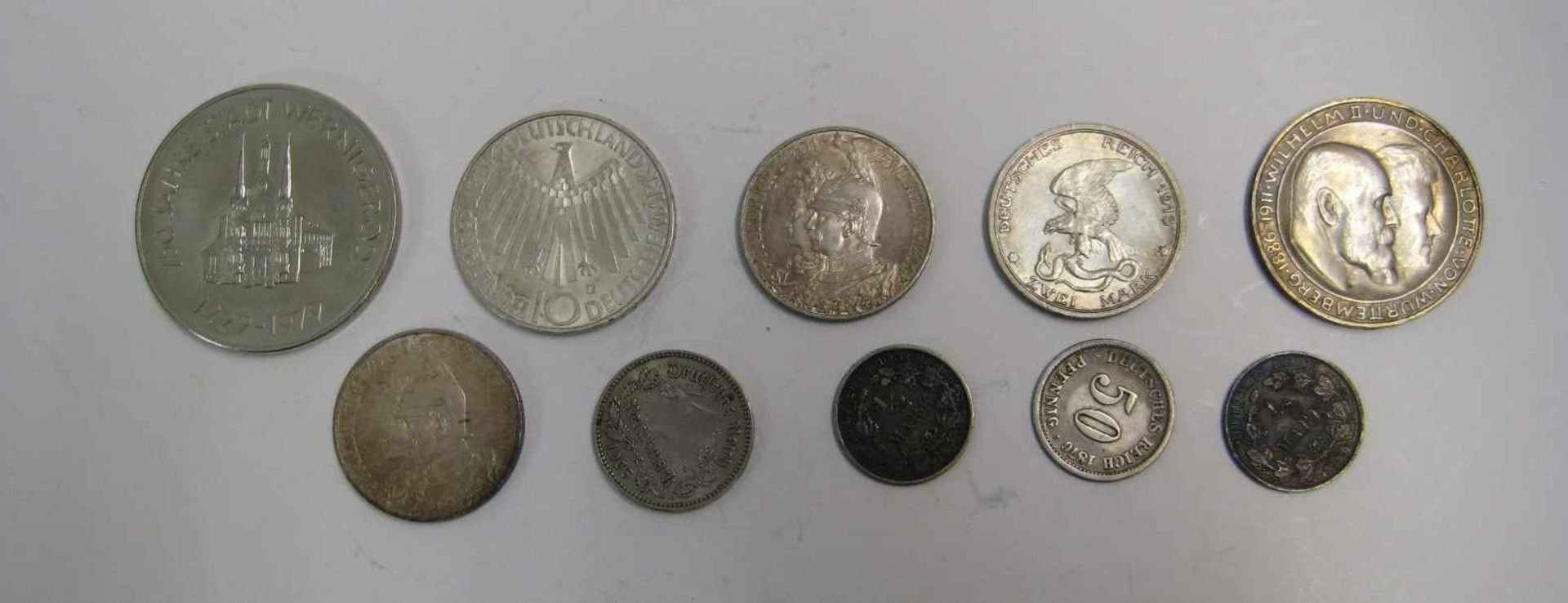 10 diverse Münzen, u.a. Wilhelm und Charlotte von Baden-Württemberg, Silber.