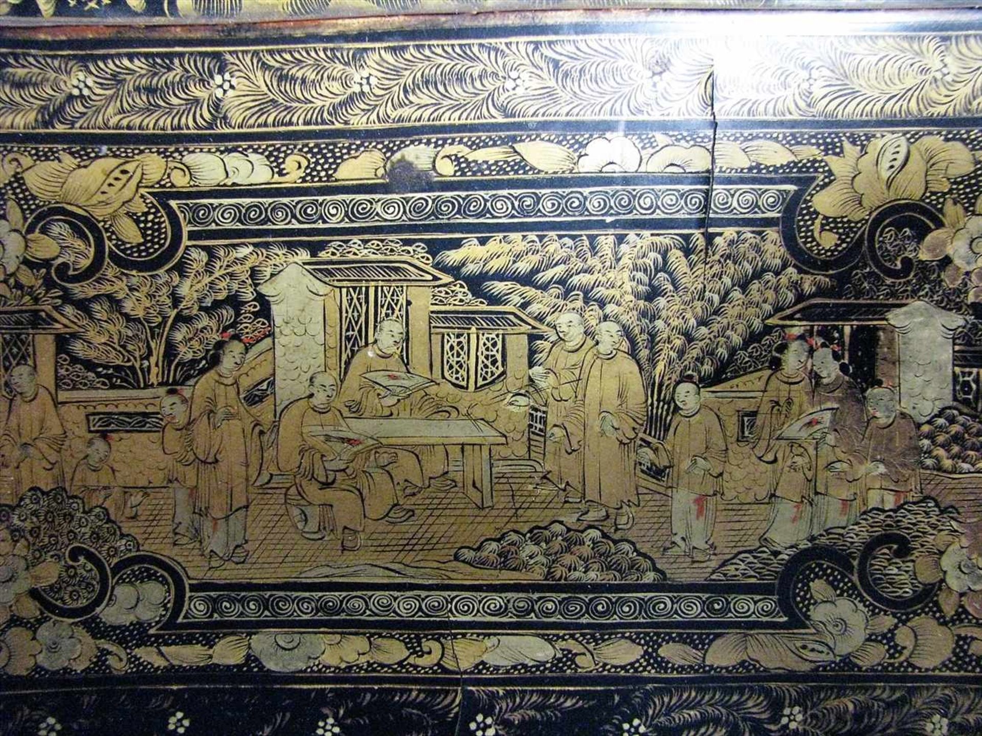 Spieldose/Schatulle, China, 19. Jahrhundert, Chinalack mit feinster Goldmalerei, 8 - Bild 6 aus 6
