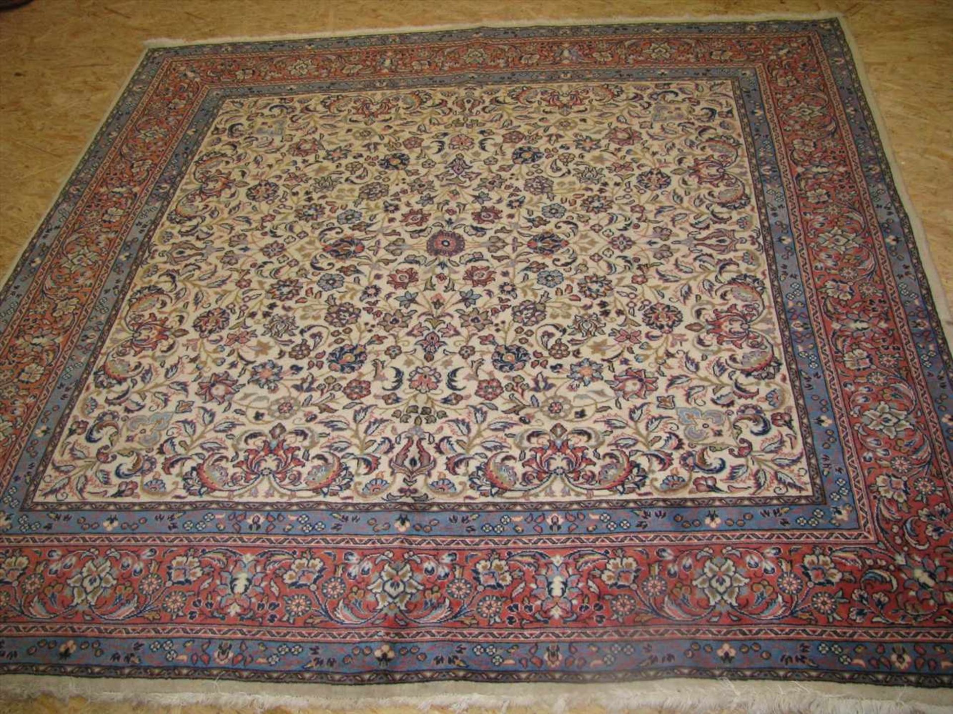 Kirman, Indien, am Rand fleckig, ca. 204 x 205 cm.