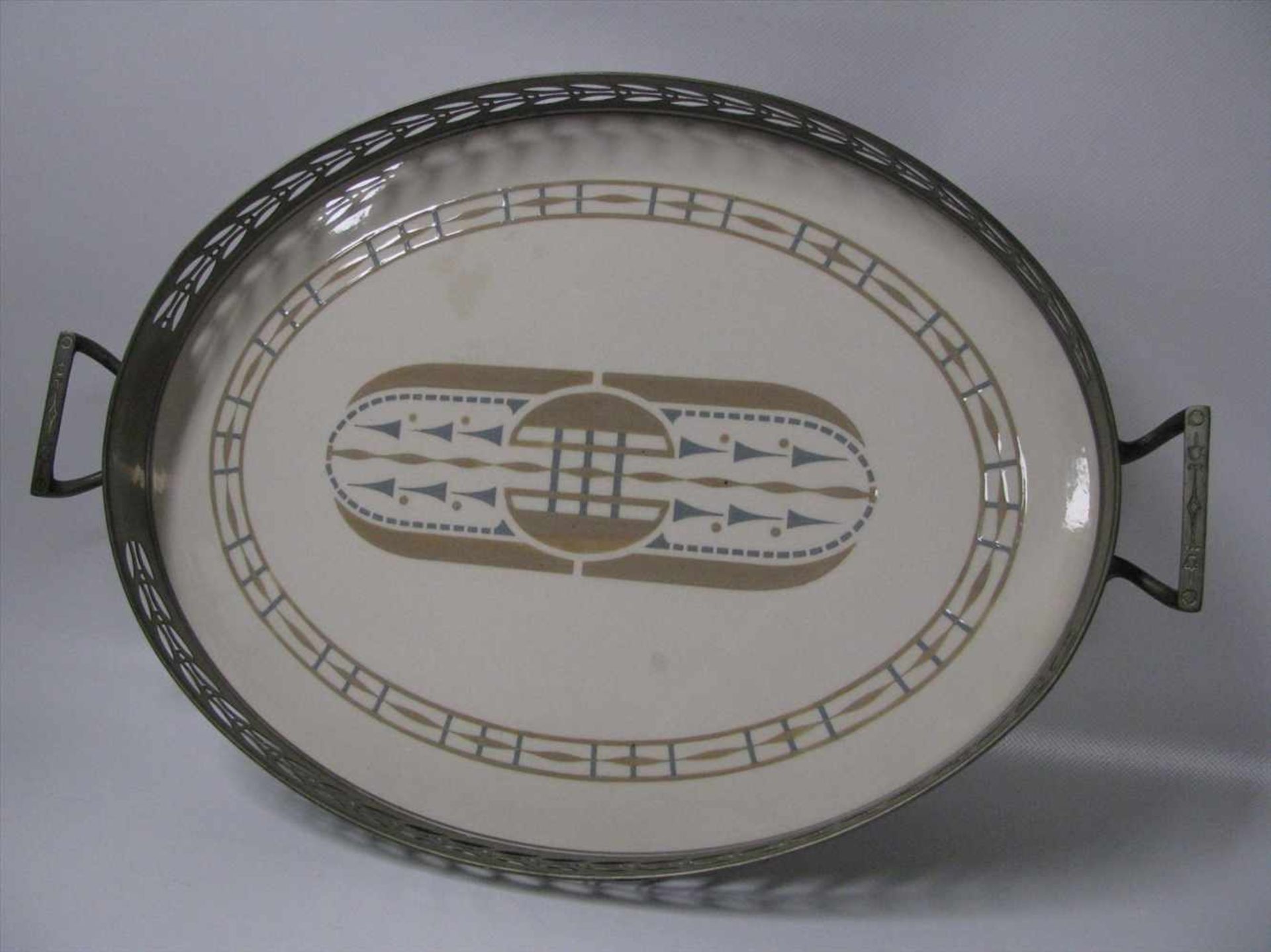 Galerie-Tablett, Jugendstil, Villeroy & Boch, um 1900, 6 x 53 x 34 cm.