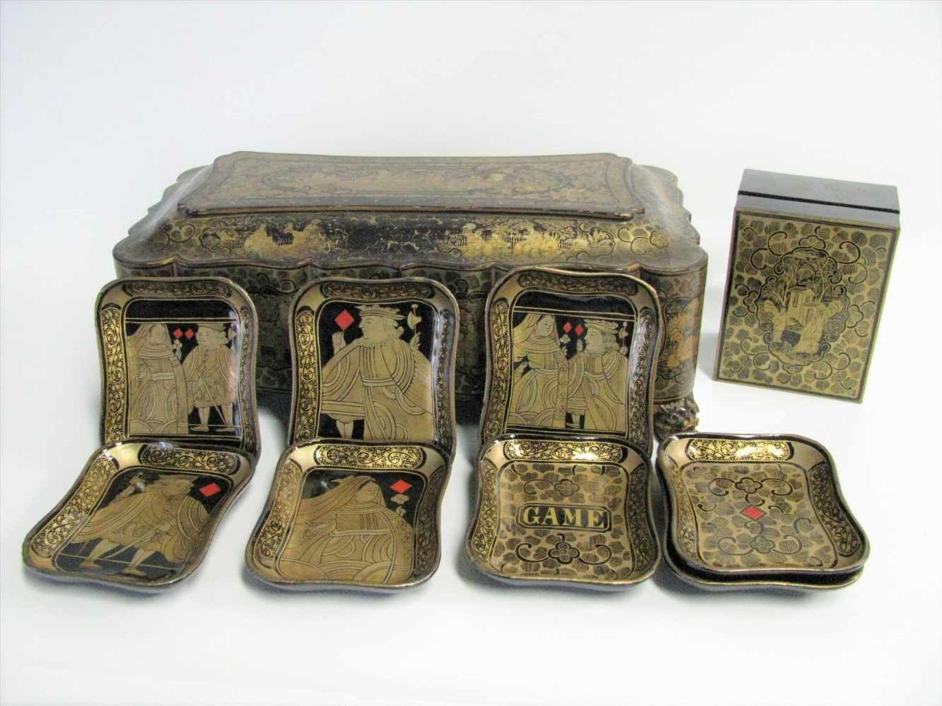 Spieldose/Schatulle, China, 19. Jahrhundert, Chinalack mit feinster Goldmalerei, 8 - Bild 4 aus 6