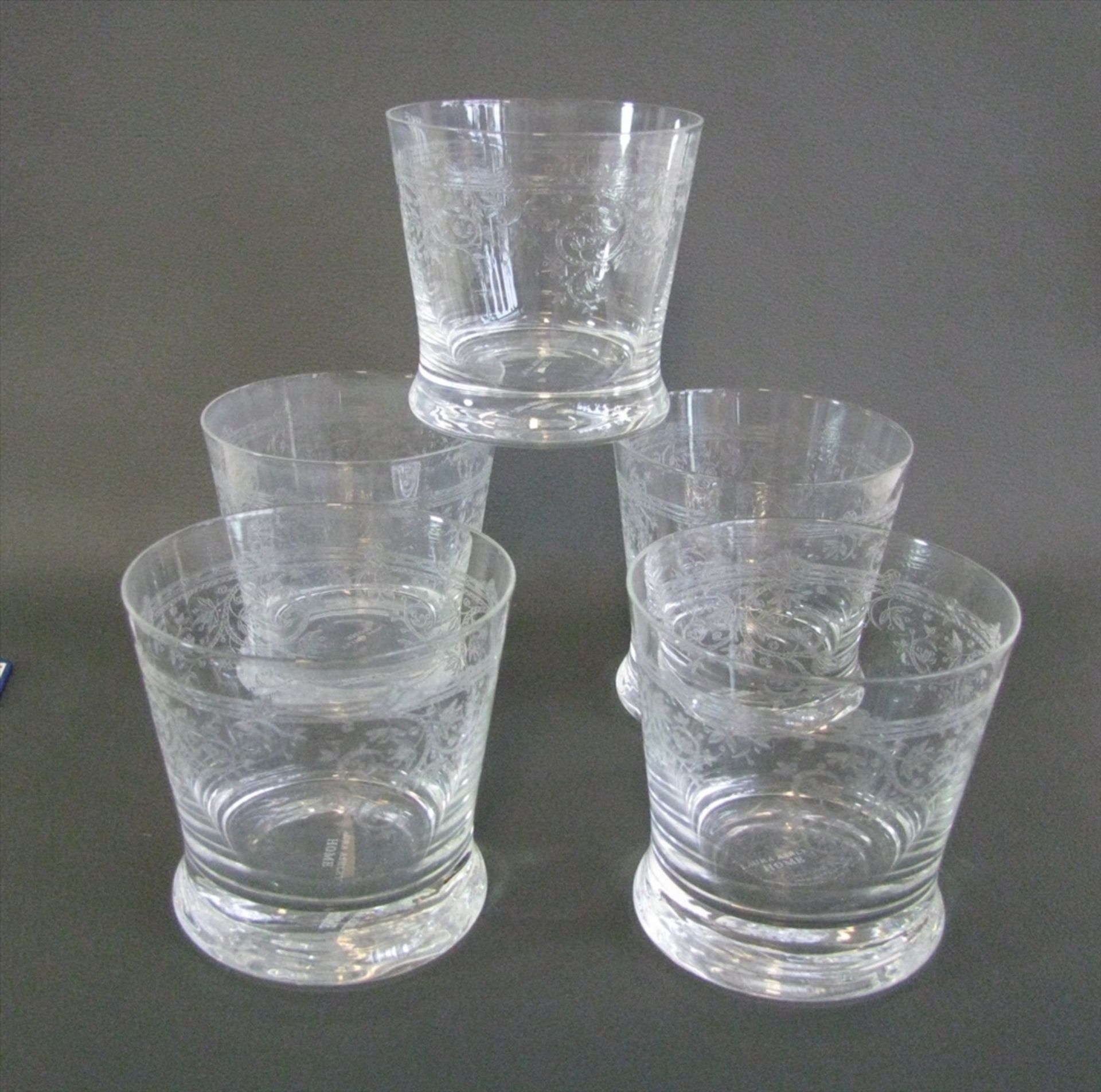 4 Gläser, Laura Ashley, farbloses Glas mit Diamantschliff, 2 Chips, h 9 cm, d 9 cm.- - -19.00 %