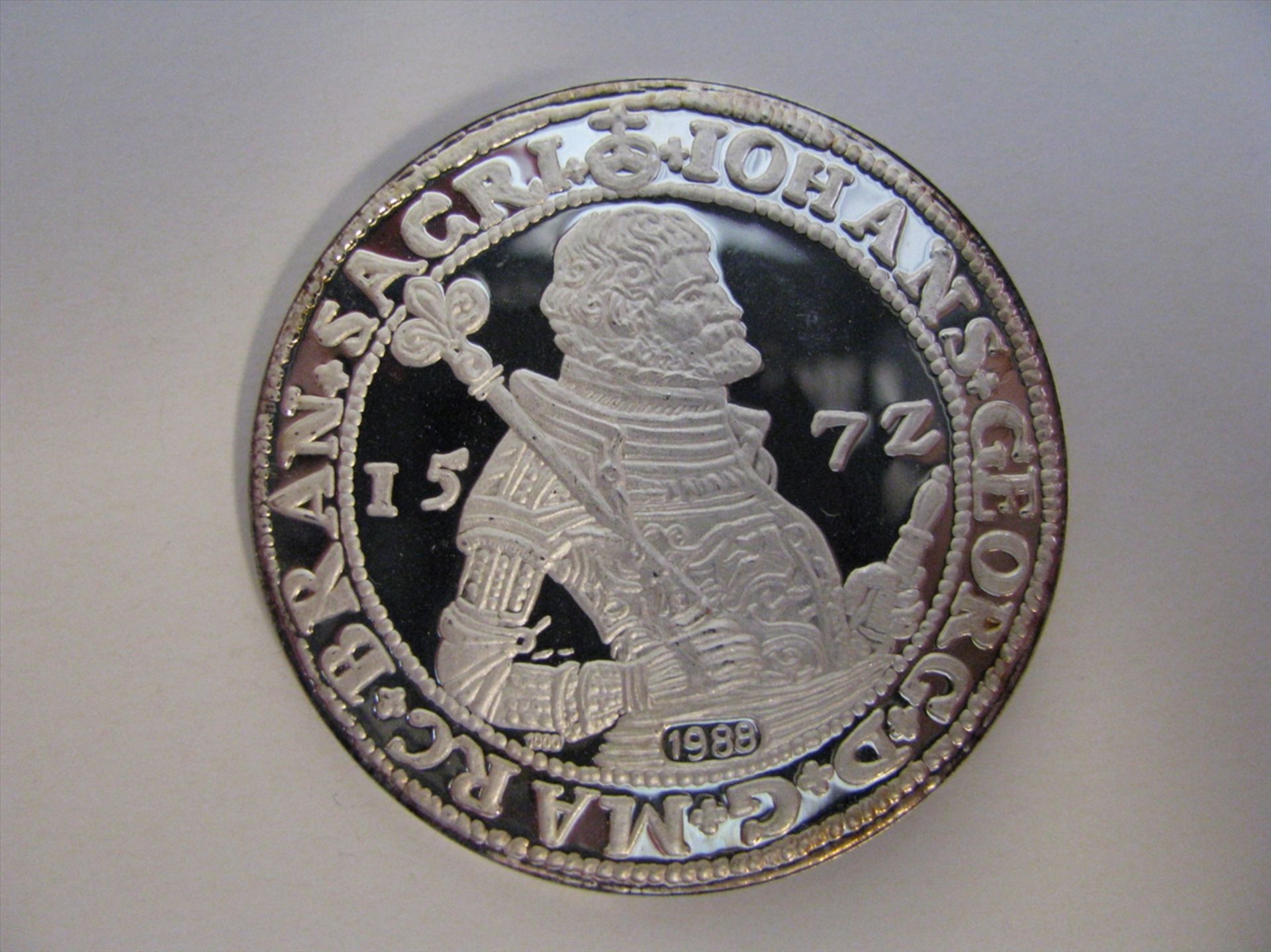 Medaille, Nachprägung 1572, geprägt 1988, 1000er Silber, 23 g, Stempelglanz, d 4 cm.- - -19.00 %