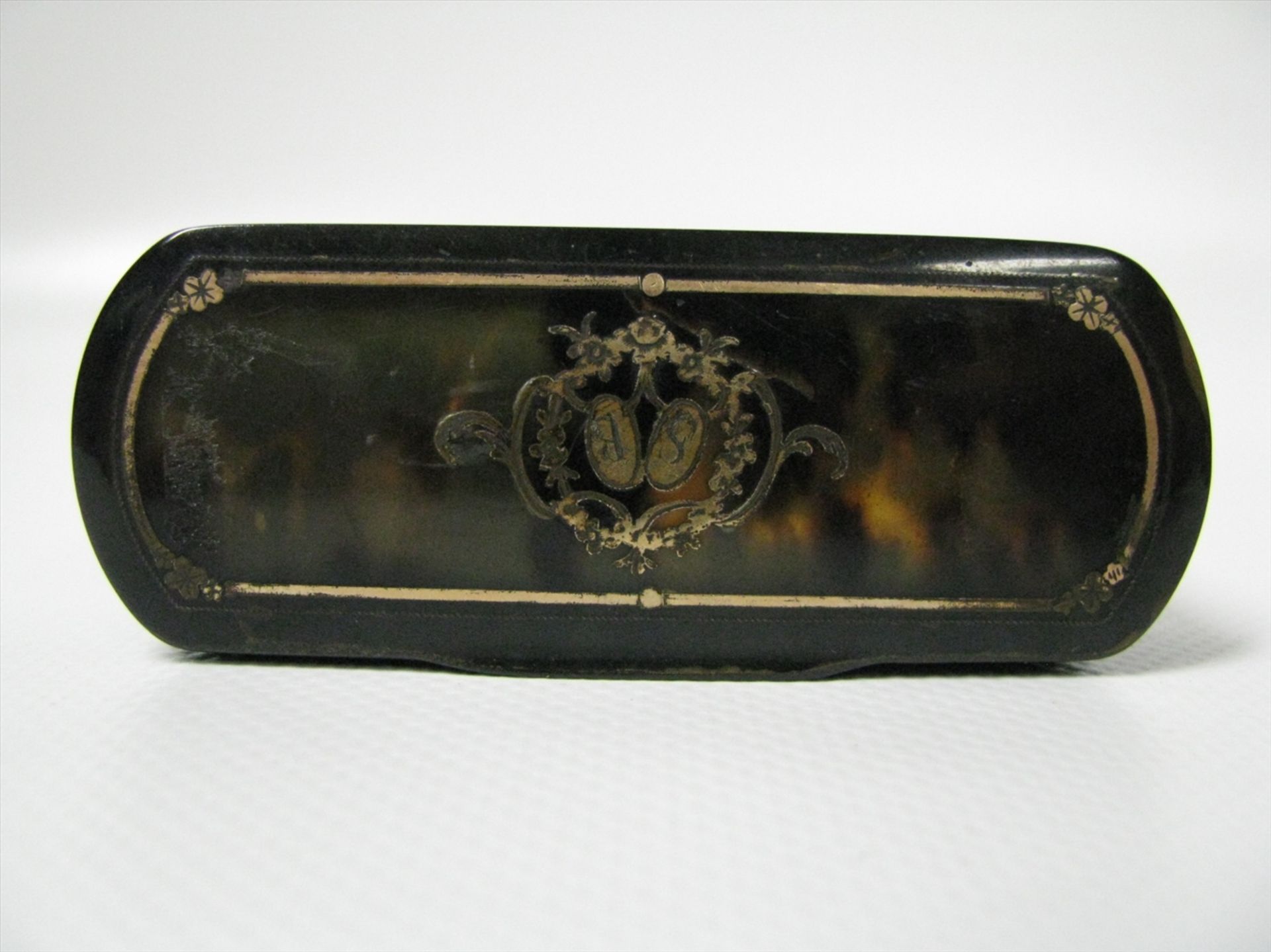 Schildpatt-Dose, um 1800, Schildpatt mit Goldintarsien, Monogrammgravur "SB", 3 kleine Best., 2,2 - Bild 2 aus 2