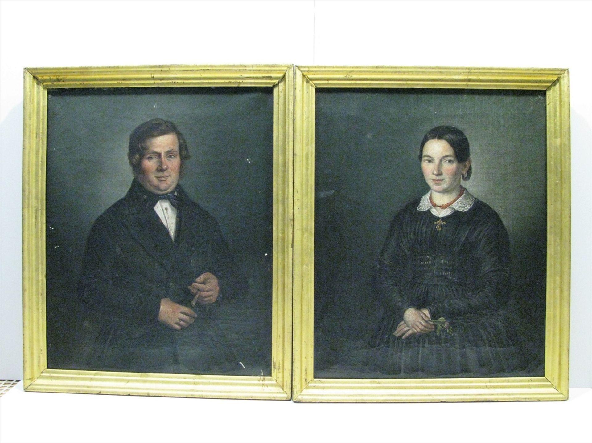 Biedermeier, um 1850, Damen- und Herrenporträt, Öl/Leinwand, 40 x 32,5 cm, Blattgoldrahmen.- - -19.