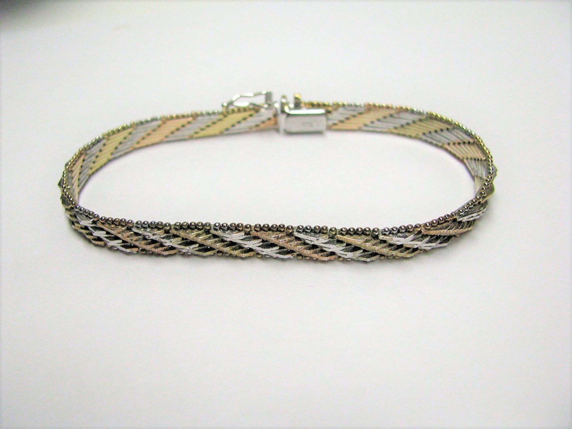 Armband, 925er Sterlingsilber, gepunzt, l 18,5 cm, b 0,6 cm.- - -19.00 % buyer's premium on the