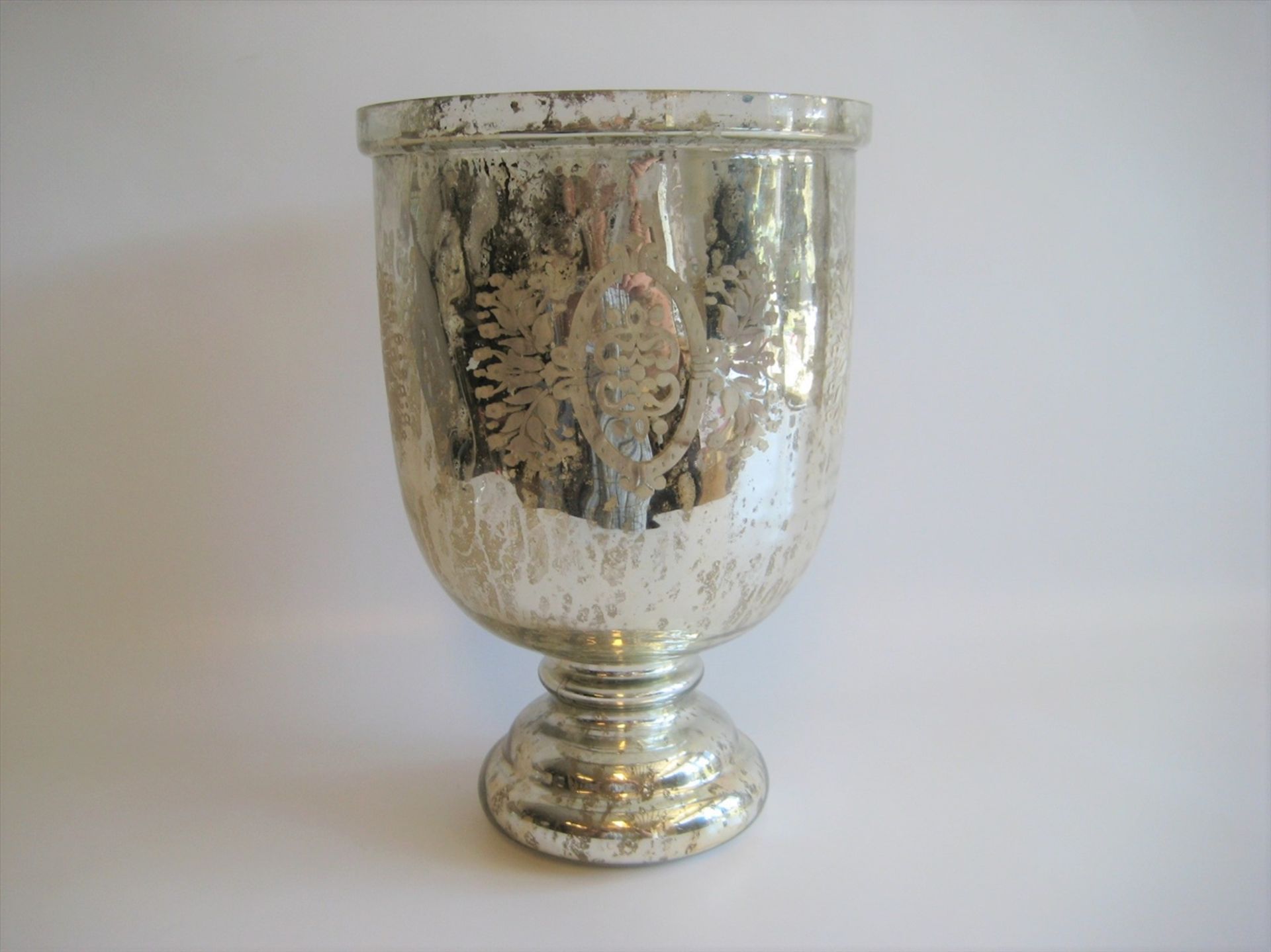 Bauernsilber Vase, florales Ätzdekor, h 28,5 cm, d 19 cm.- - -19.00 % buyer's premium on the