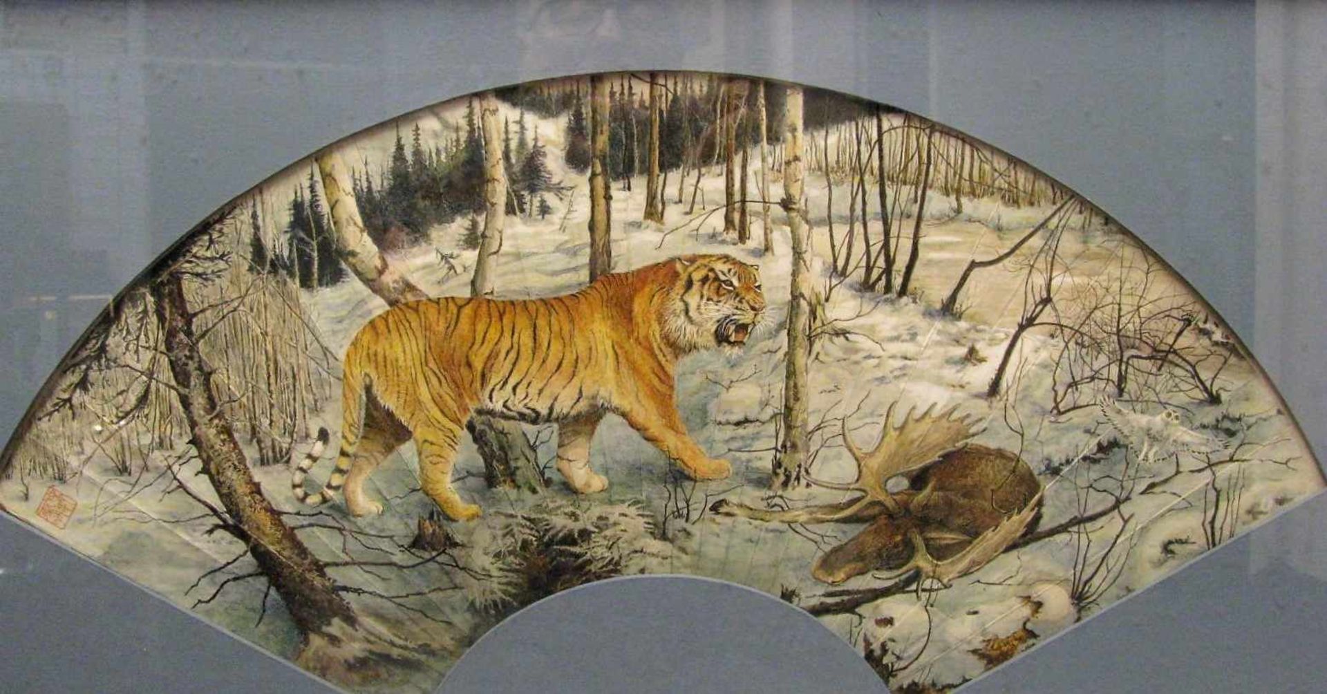 Fächer, China, um 1900, "Tiger mit erlegtem Elch", feinste Aquarellmalerei, Stempelsignatur, 55,5