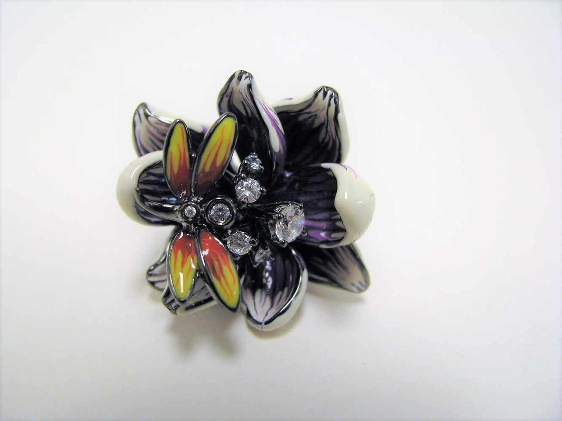 Designer-Ring mit reich emaillierter Blüte und Libelle, Zirkoniabesatz, 925er Sterlingsilber,