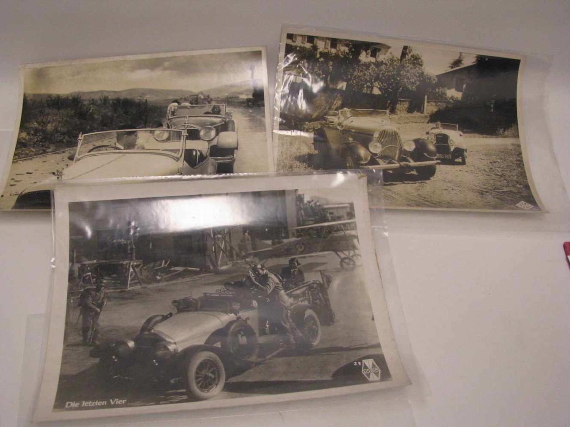 3 alte Fotografien, UfA, "Alte Autos", 23,5 x 30 cm.- - -19.00 % buyer's premium on the hammer