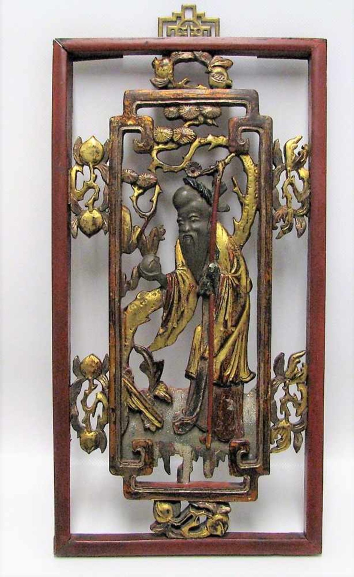 Schnitzerei, China, 19. Jahrhundert, "Weiser mit Stock", Edelholz beschnitzt, bemalt und