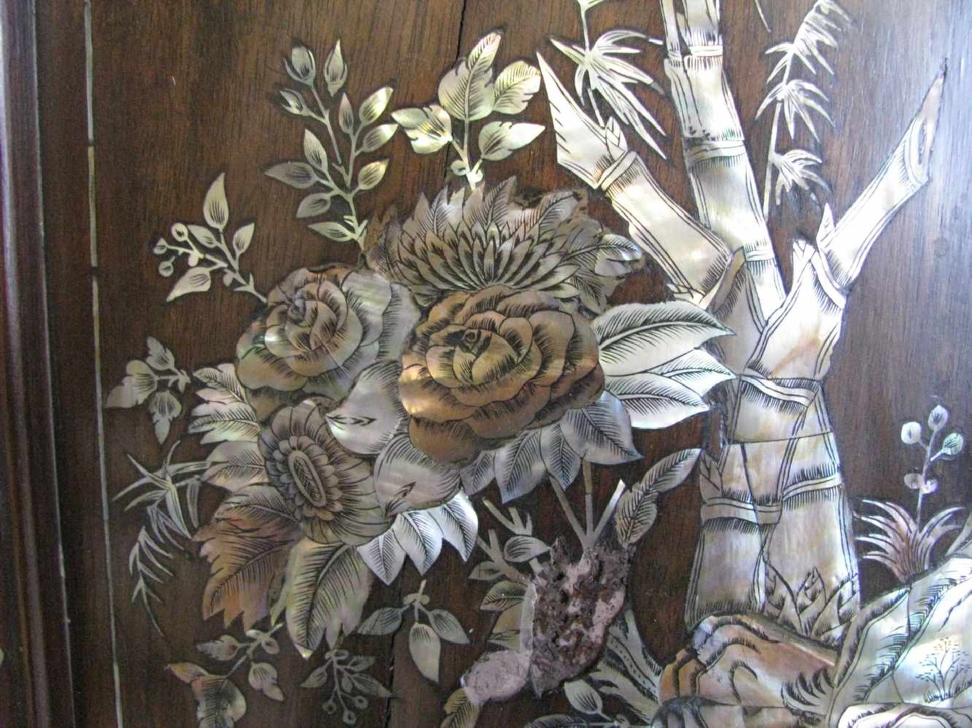 4 antike Wandpanele, China, schweres Edelholz beschnitzt, feine Intarsien von Blüten und Vögeln - Image 3 of 4