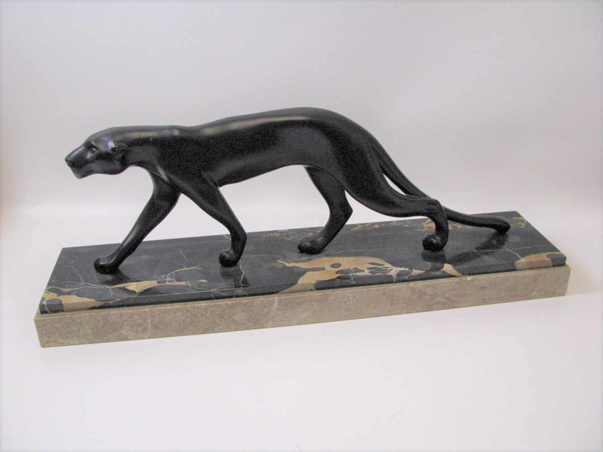 Font, Marti, Französischer Bildhauer, "Schreitender Panther", Art déco, um 1910/20, Eisenguss,
