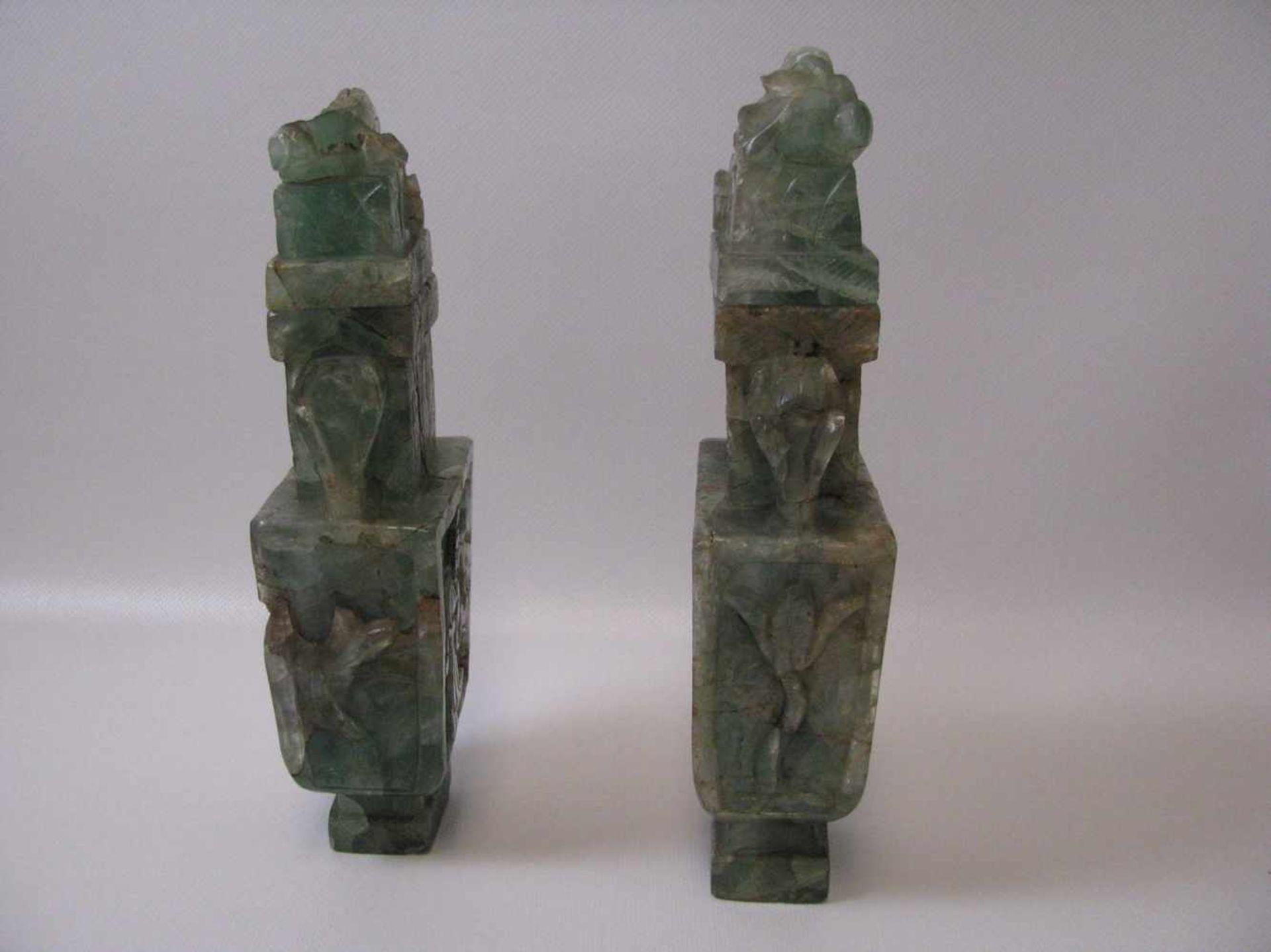2 antike Deckel-/Altarvasen, China, Fluorit fein beschnitzt, Griffe in Form von Elefantenköpfen, 3 - Bild 4 aus 4