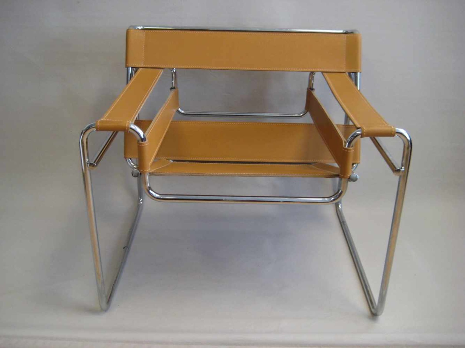 Designer-Armlehnsessel, Wasily Chair B3, Entwurf Marcel Breuer, Chrom, beiges Leder, 69 x 77 x 70