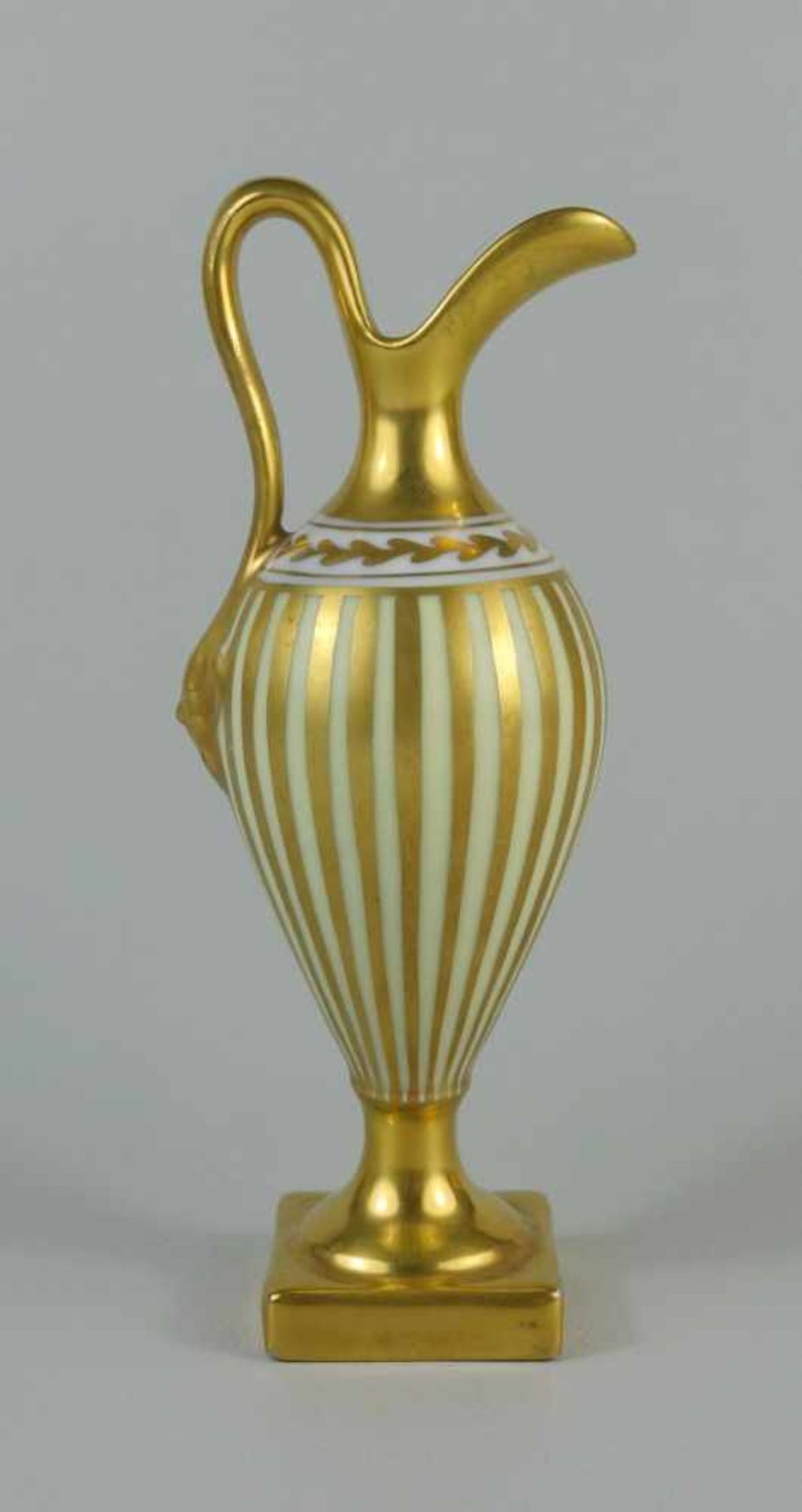 Vase, Sächsische Porzellan-Manufaktur DresdenSchenkkanne mit Golddekor, H.16cm