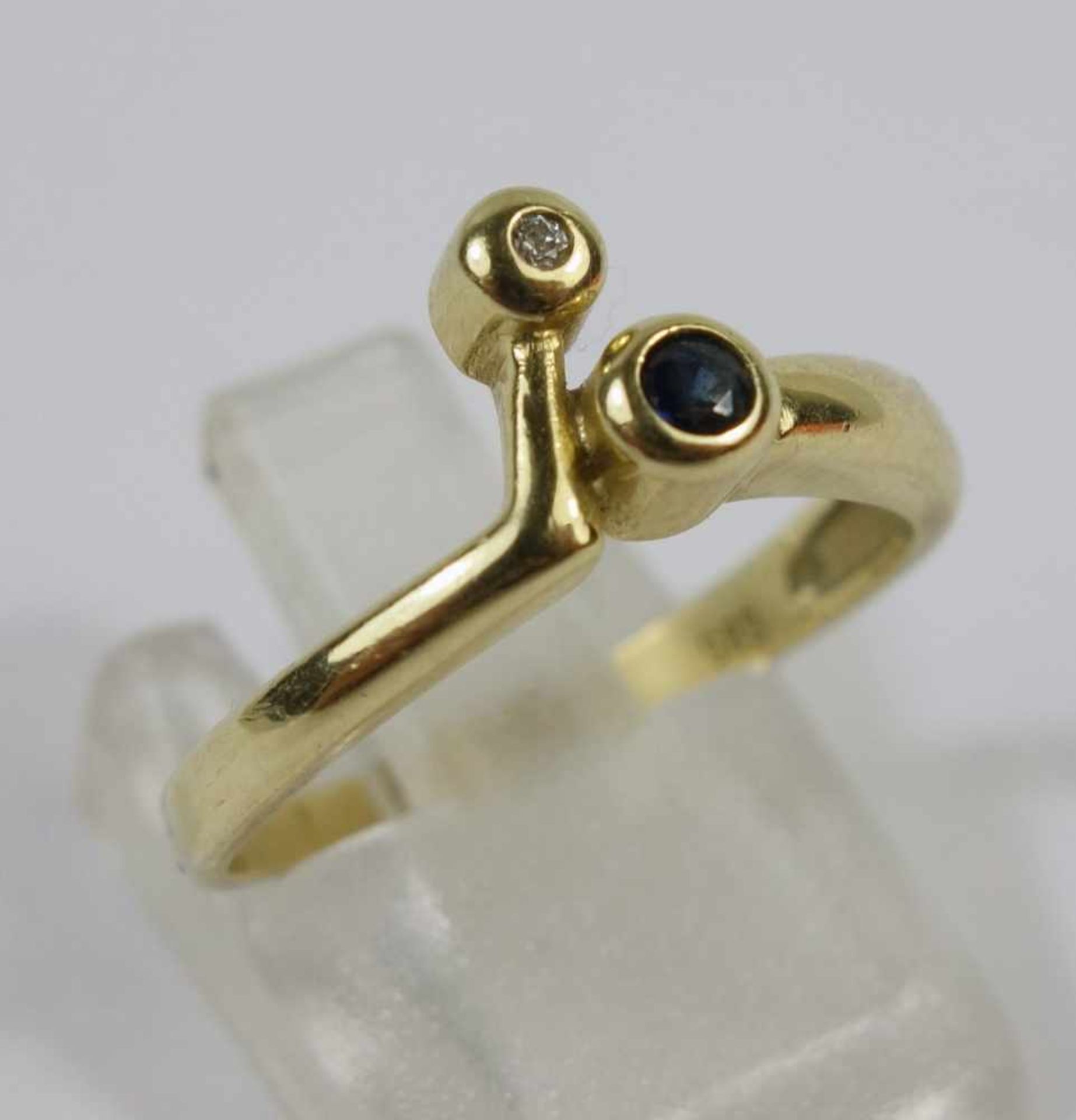 Saphir-Diamant-Ring, 585er Gelbgold Gew.2,57g, modernes Design, U.54