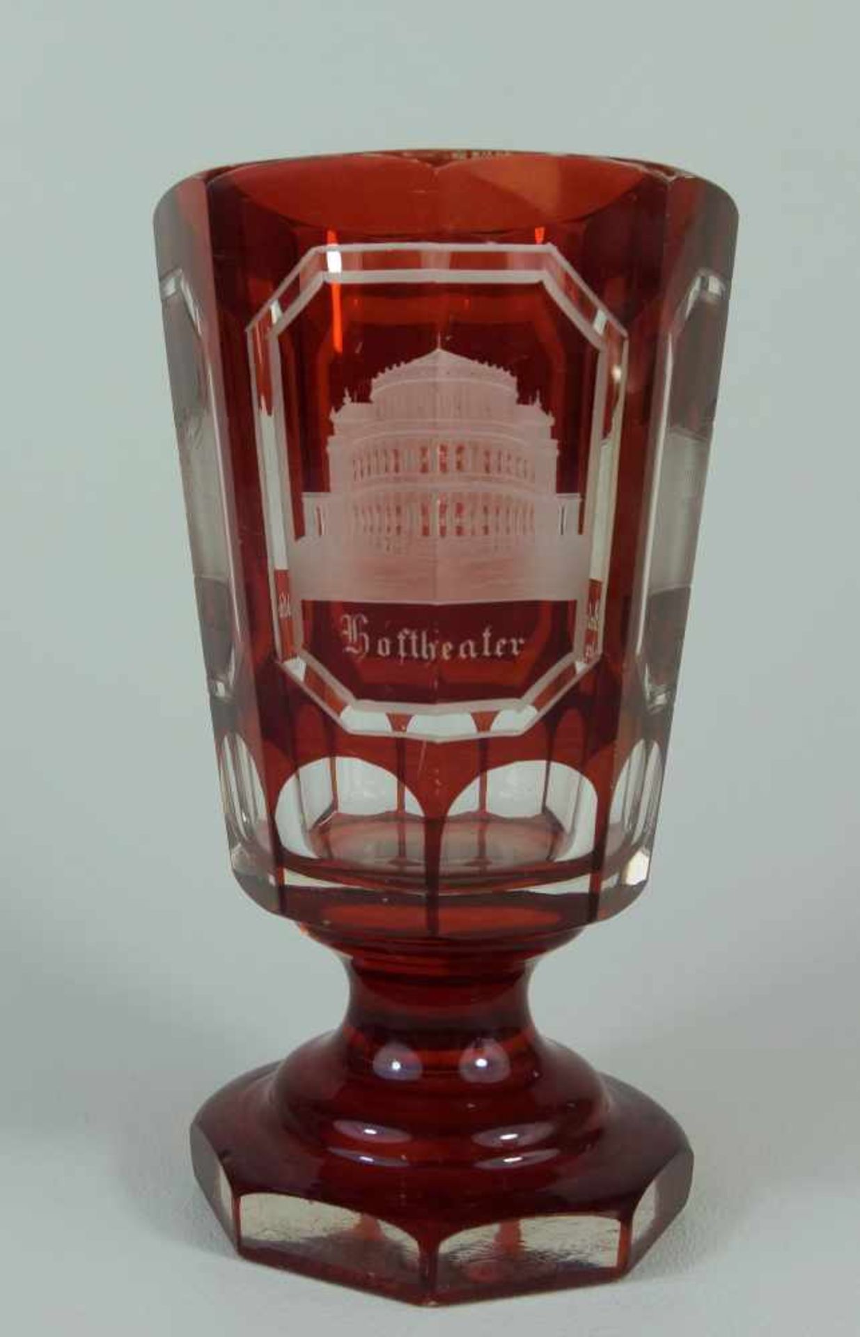 seltenes Bäderglas/ Fußbecher mit Ansichten von Dresden, dat. 1863farbloses Kristallglas, rubiniert,