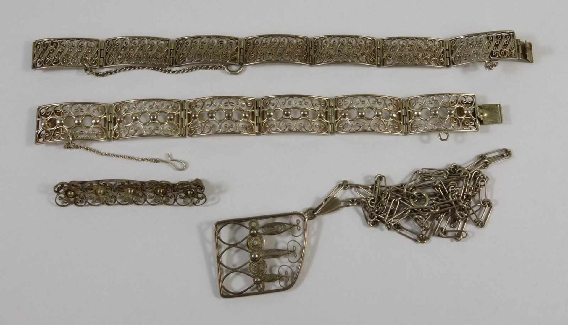 4 Teile Filigranschmuck, 835er Silber Gesamt-Gew.46,12g; 2 Armbänder, LB ca.18*1,3cm; LB ca.16*1,