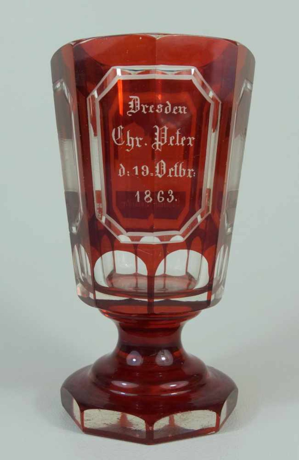 seltenes Bäderglas/ Fußbecher mit Ansichten von Dresden, dat. 1863farbloses Kristallglas, rubiniert, - Bild 3 aus 4