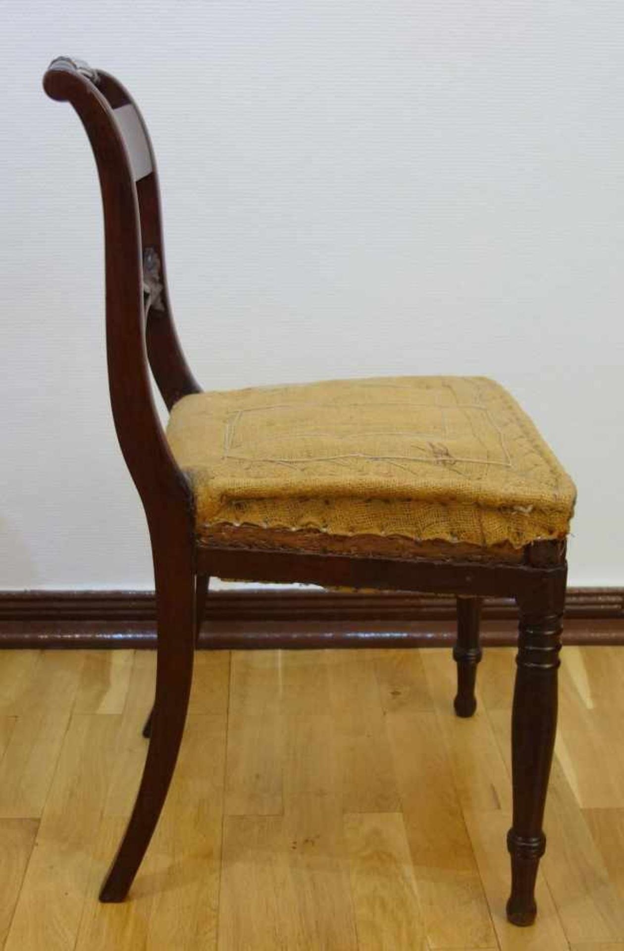 Stuhl, Biedermeier, um 1820Mahagoni, gepolstere Sitzfläche, Bezug zu ergänzen, restaurierter - Bild 3 aus 3