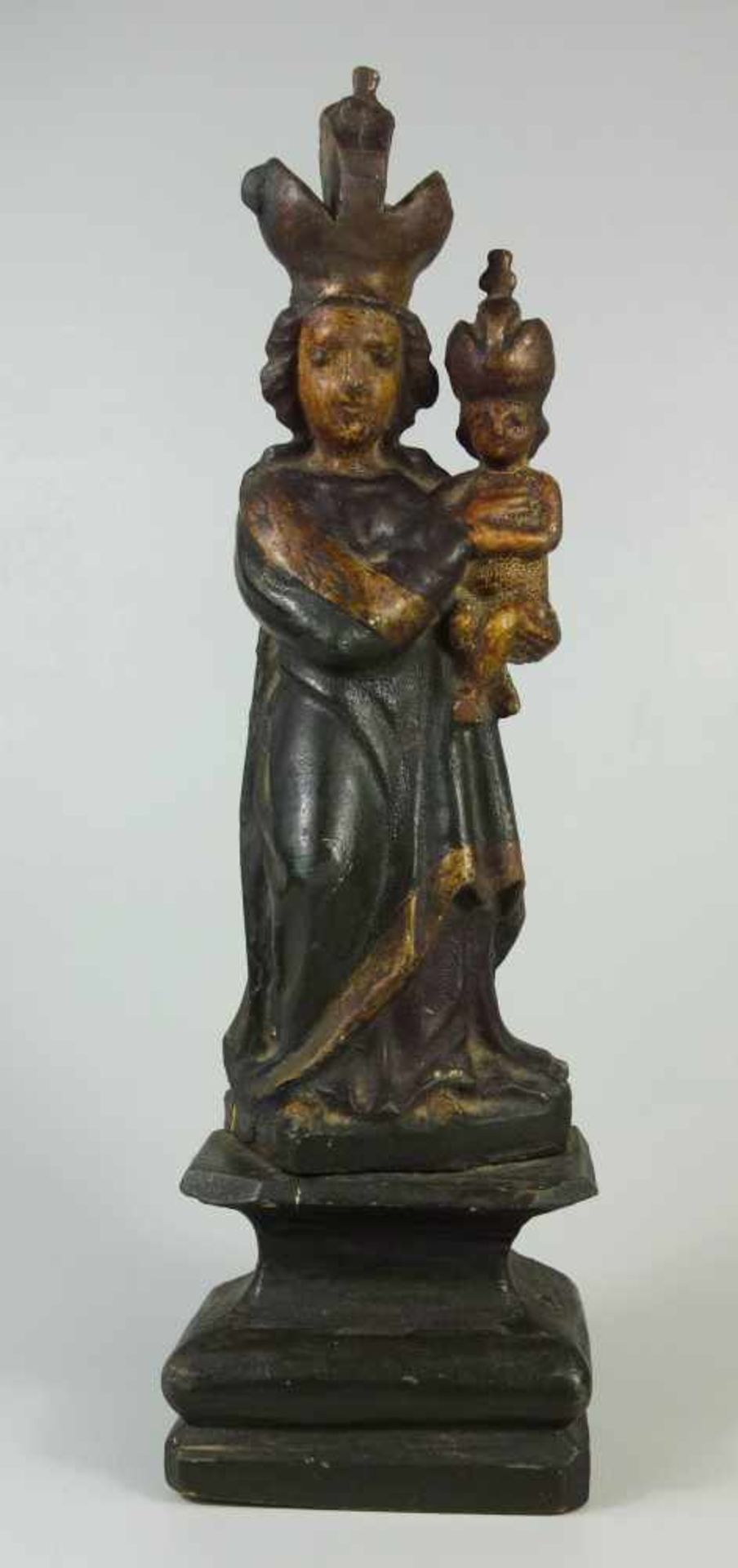 Gottesmutter mit Christuskind, 19.Jh.Holzschnitzerei, polychrom gefasst, 2-tlg., HBT 34*10,5*7cm