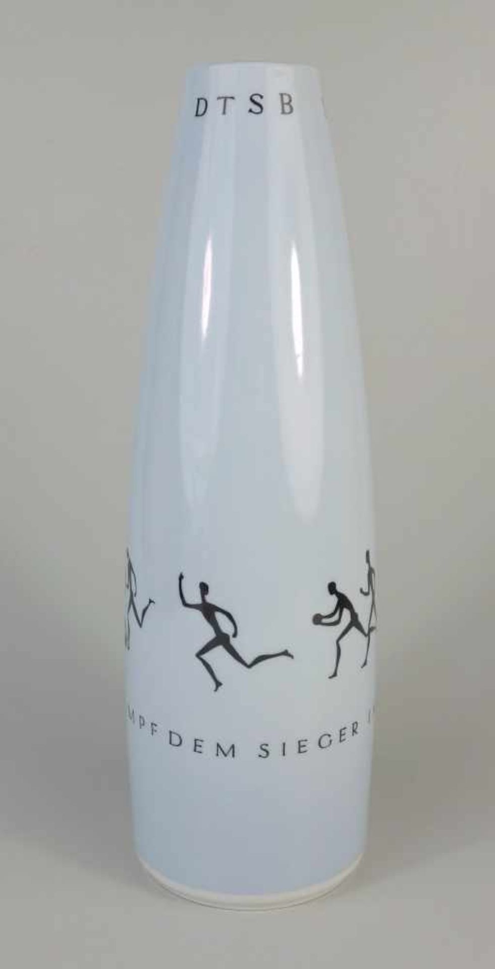 Vase "Dem Sieger im sportlichem Wettkampf", Wallendorfer Porzellanfabrik, 70er Jahre1.Preis einer