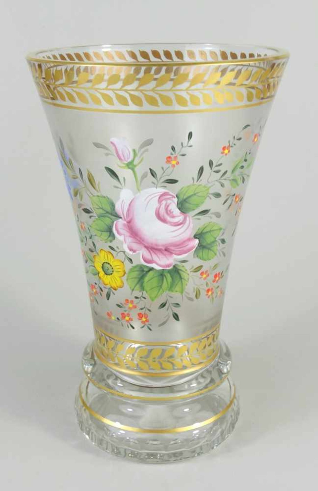 Vase mit floraler Emaillemalerei, Böhmen, 1.Hälfte 20.Jh.Klarglas, mattierter, bemalter