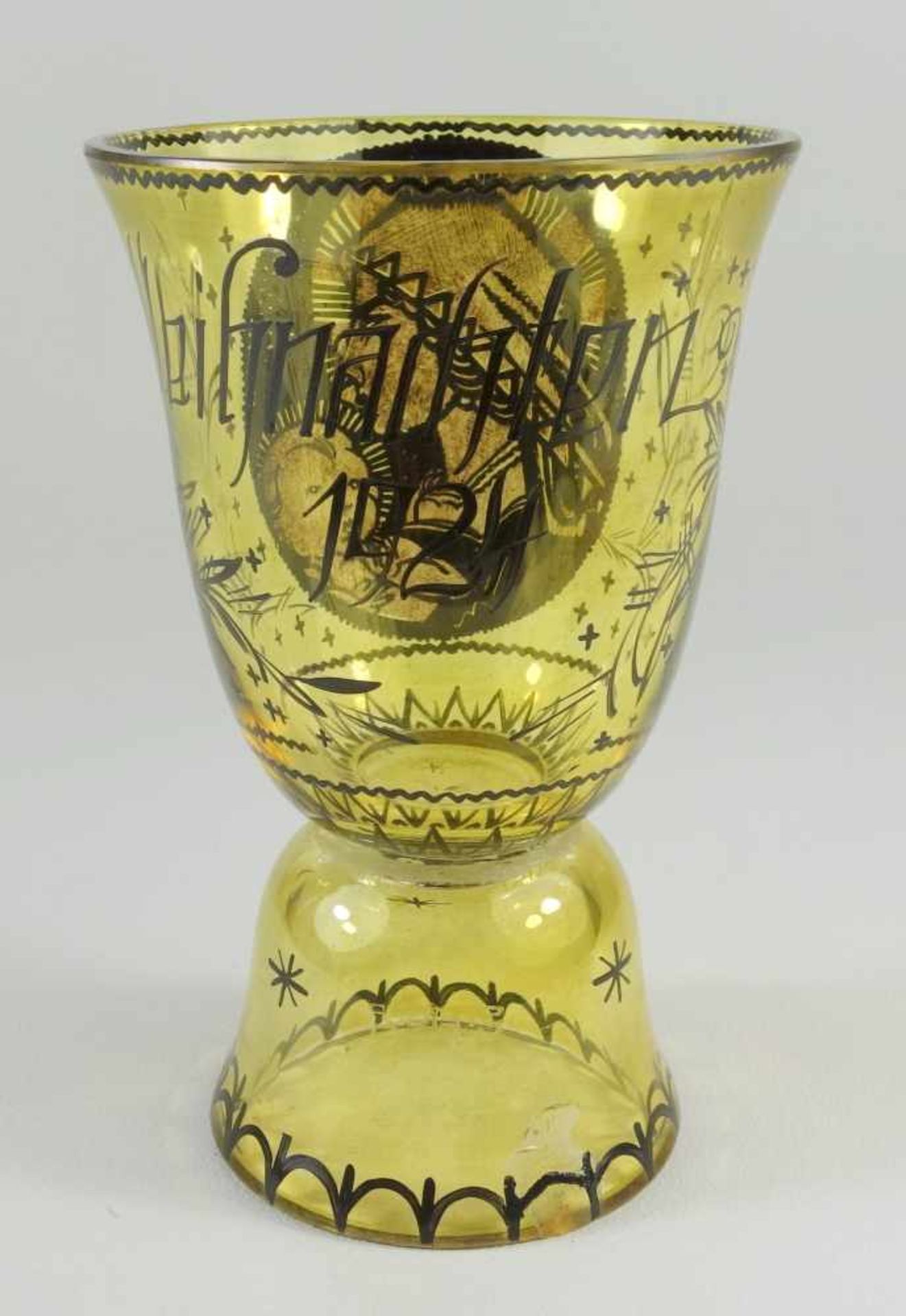 Weihnachtsbecher, 1924, Glashütte Wilhelm Steigerwald, Regenhüttegelb gebeiztes Glas, Hohlglasstand, - Bild 2 aus 4