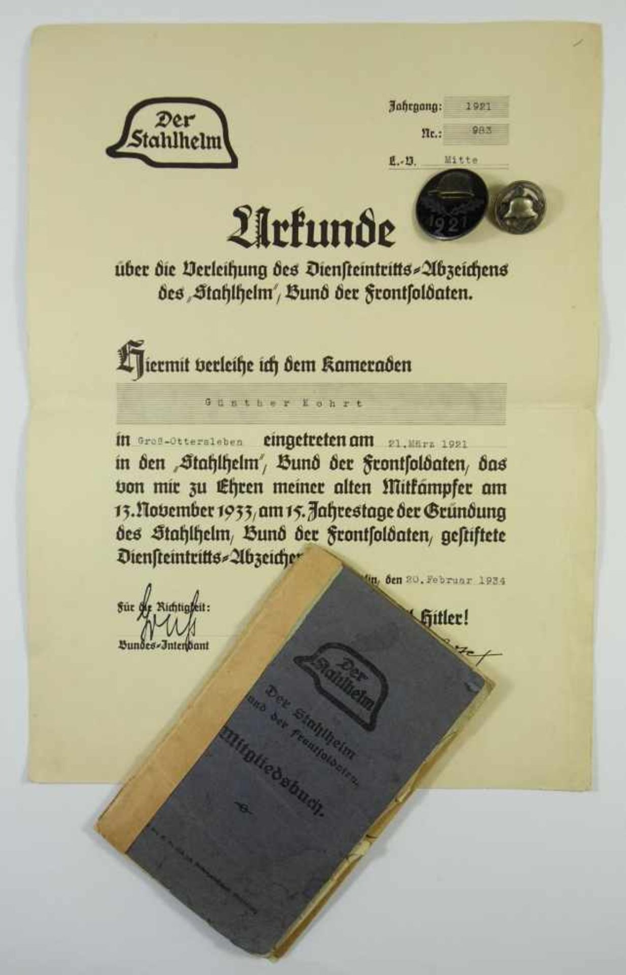 Stahlhelm-Bund- Konvolut Diensteintritts- und Traditionsabzeichen Stahlhelmbund 1921 und Urkunde,