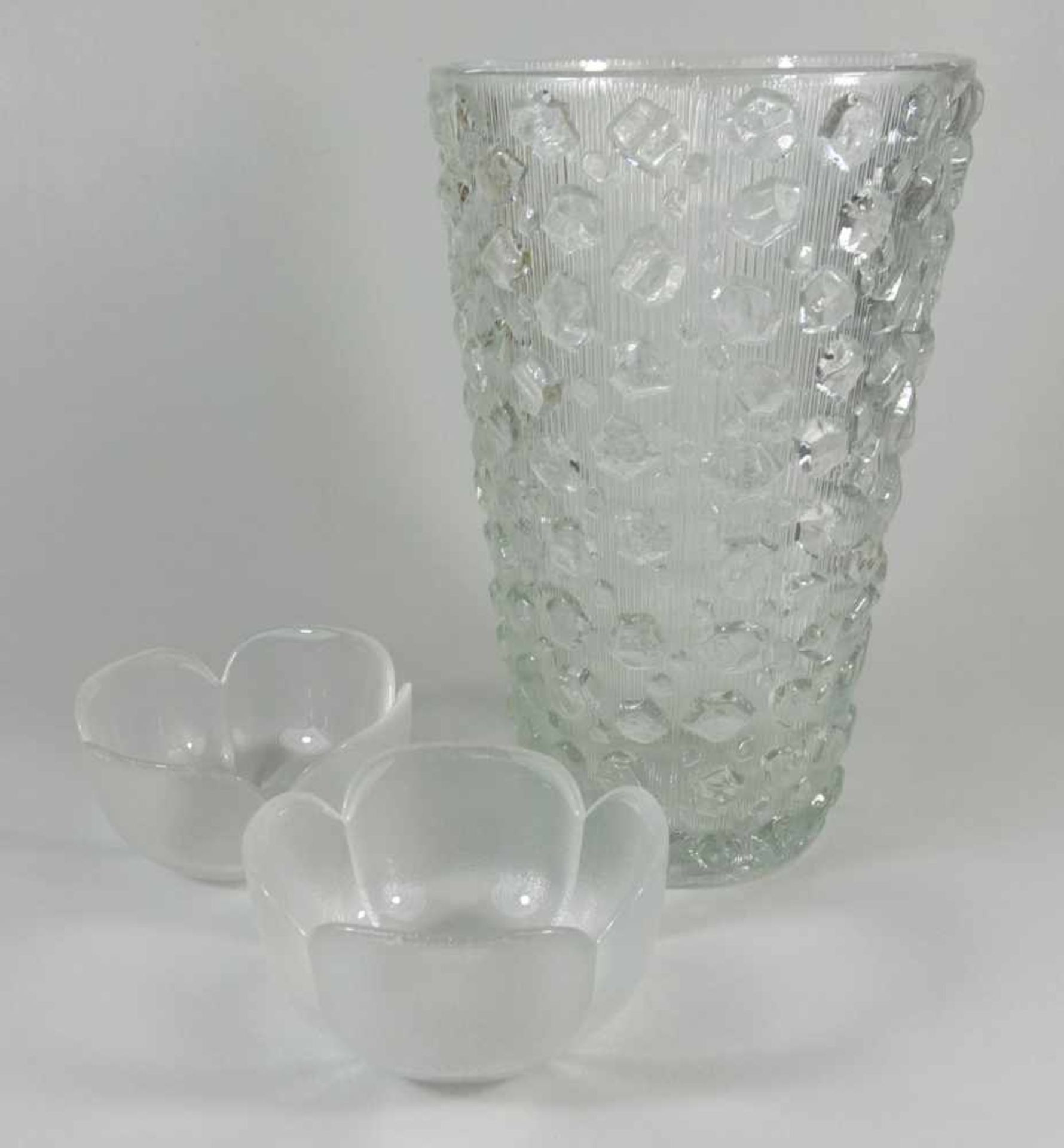 große Vase und 2 Rosenthal-studio-linie- Schälchenin Form gepresstes Glas; Vasen-H.25,5cm; 2