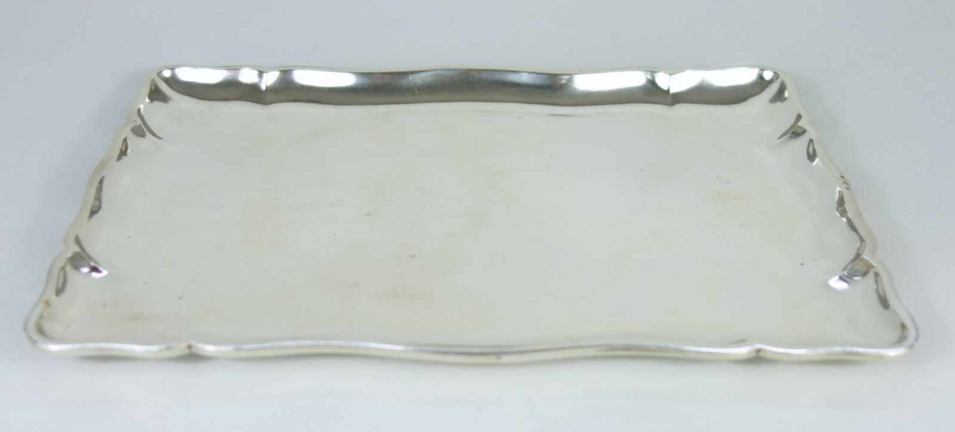 Tablett, Tschechoslowakei, zwischen 1929-1942, 800er Silberrechteckig mit gewelltem Rand, leicht