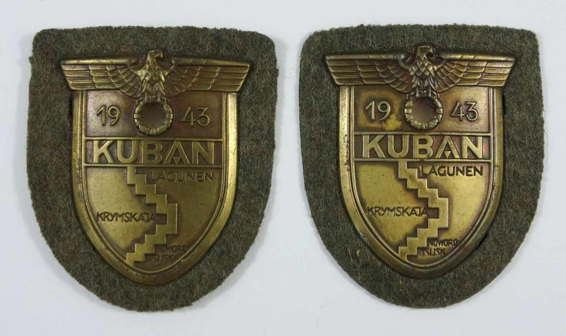 2 Ärmelschilder KUBAN 1943, II.WKEisen magnetisch, bronziert, mit Gegenplatte und 4 Splinten und