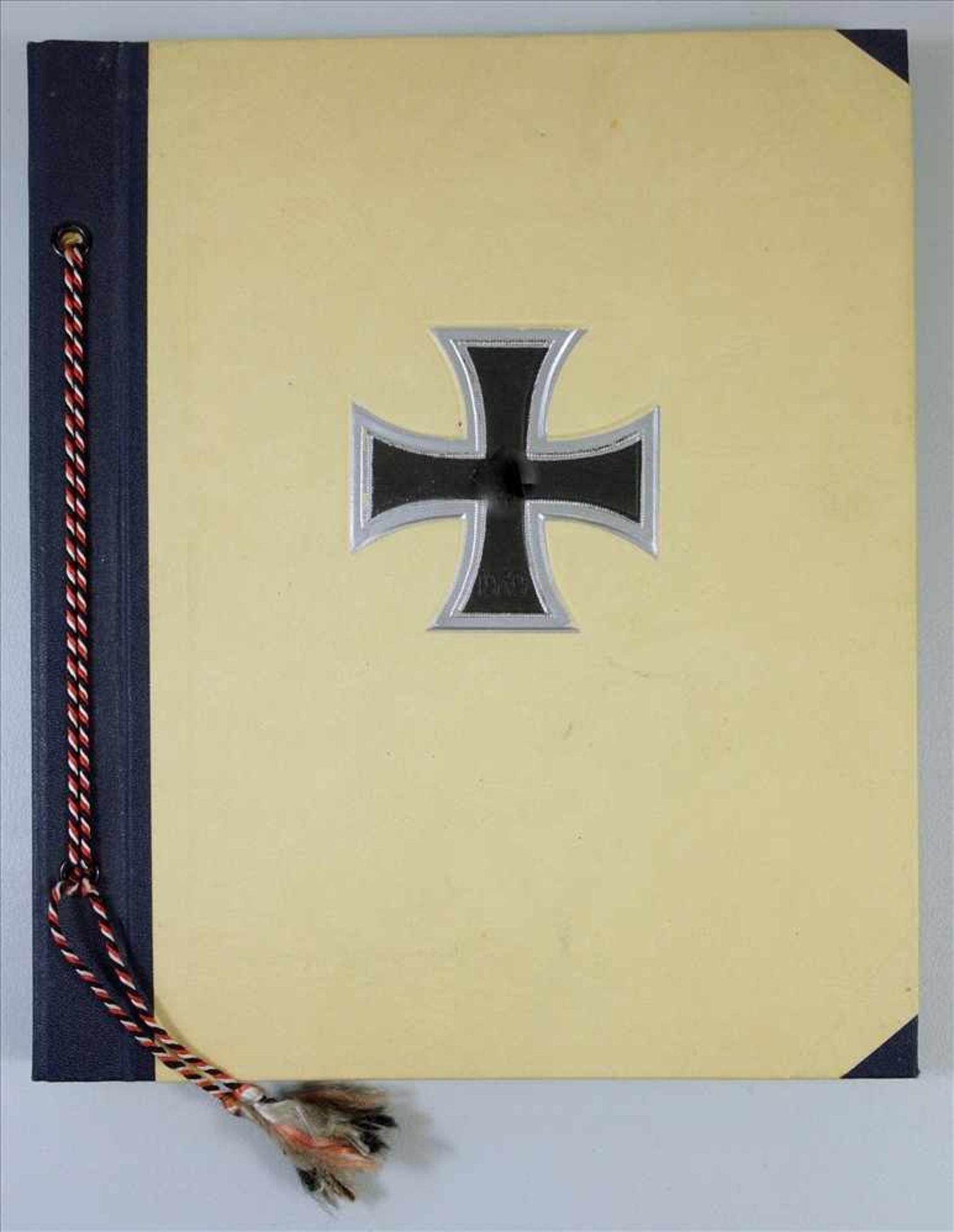 Wehrmachts-Photoalbum, II.WK, unbenutzt, vorn Abb. und Text "Wir Deutsche fürchten…", Seite für