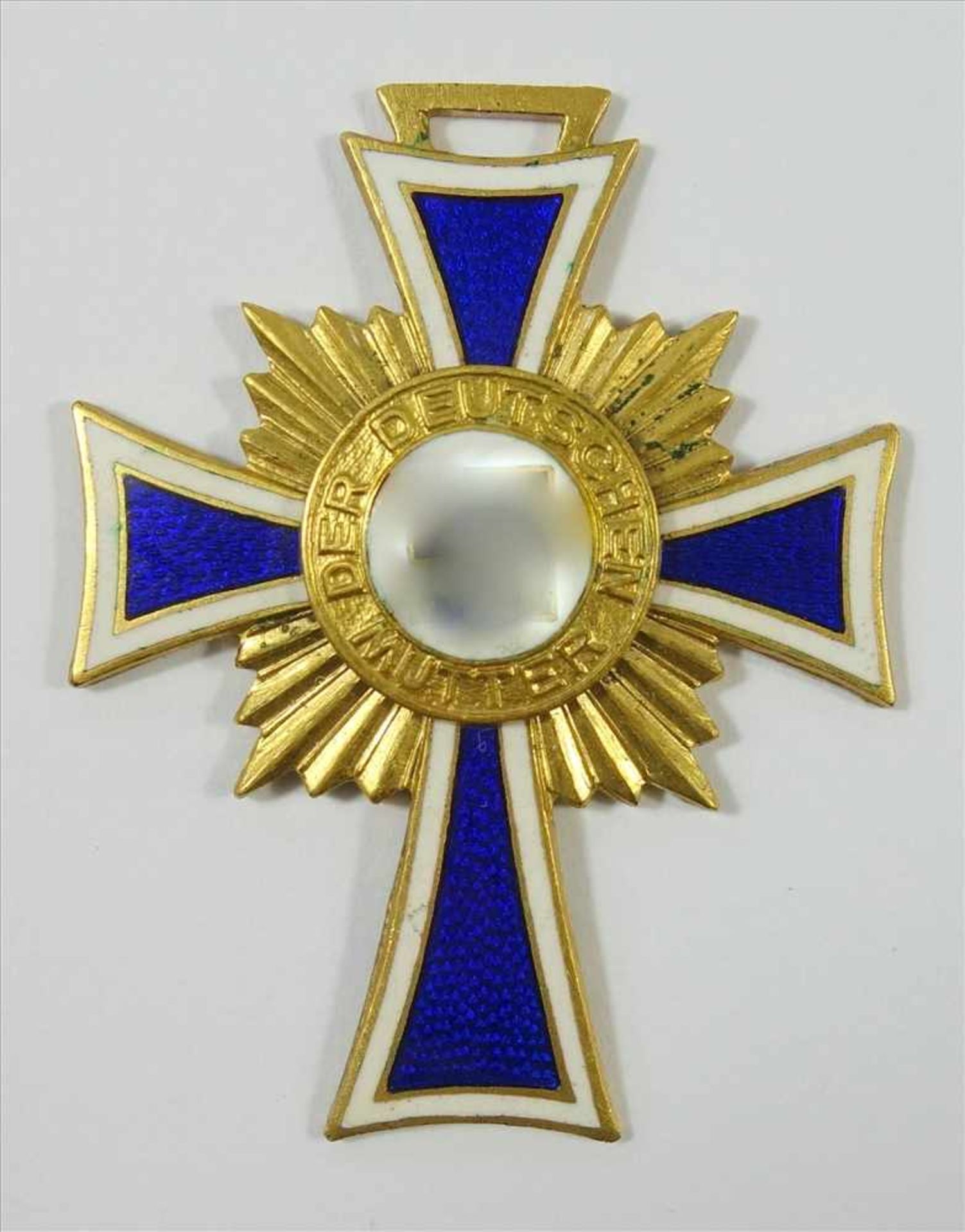 Ehrenkreuz der deutschen Mutter, 1. Stufe in Gold, 2. Form, vergoldet und emailliert