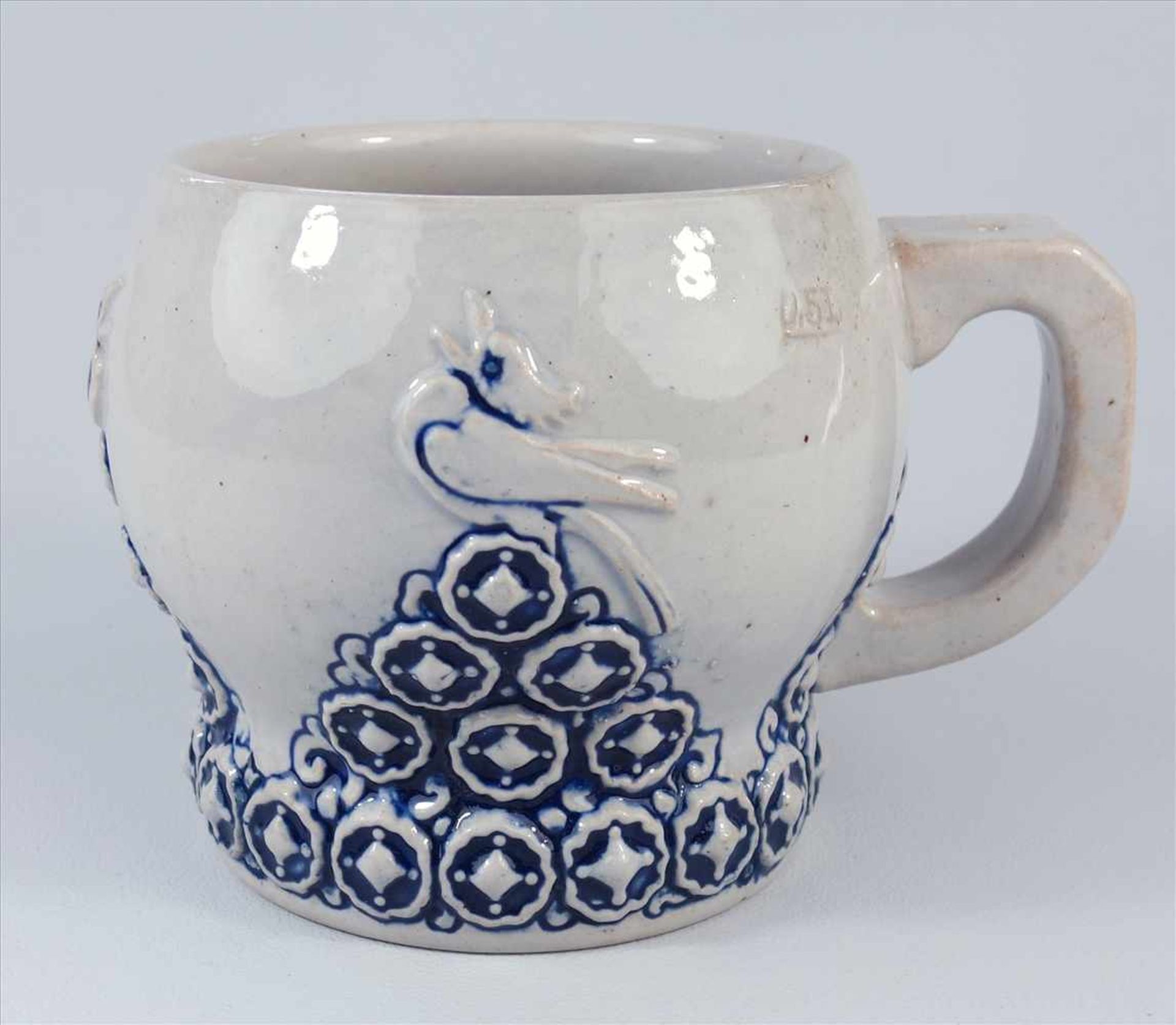 Bierkrug, Paul Wygand, wohl für Merkelbach, Westerwald, Jugendstil, Form-Nr.1637, Vogelmotiv, grau-