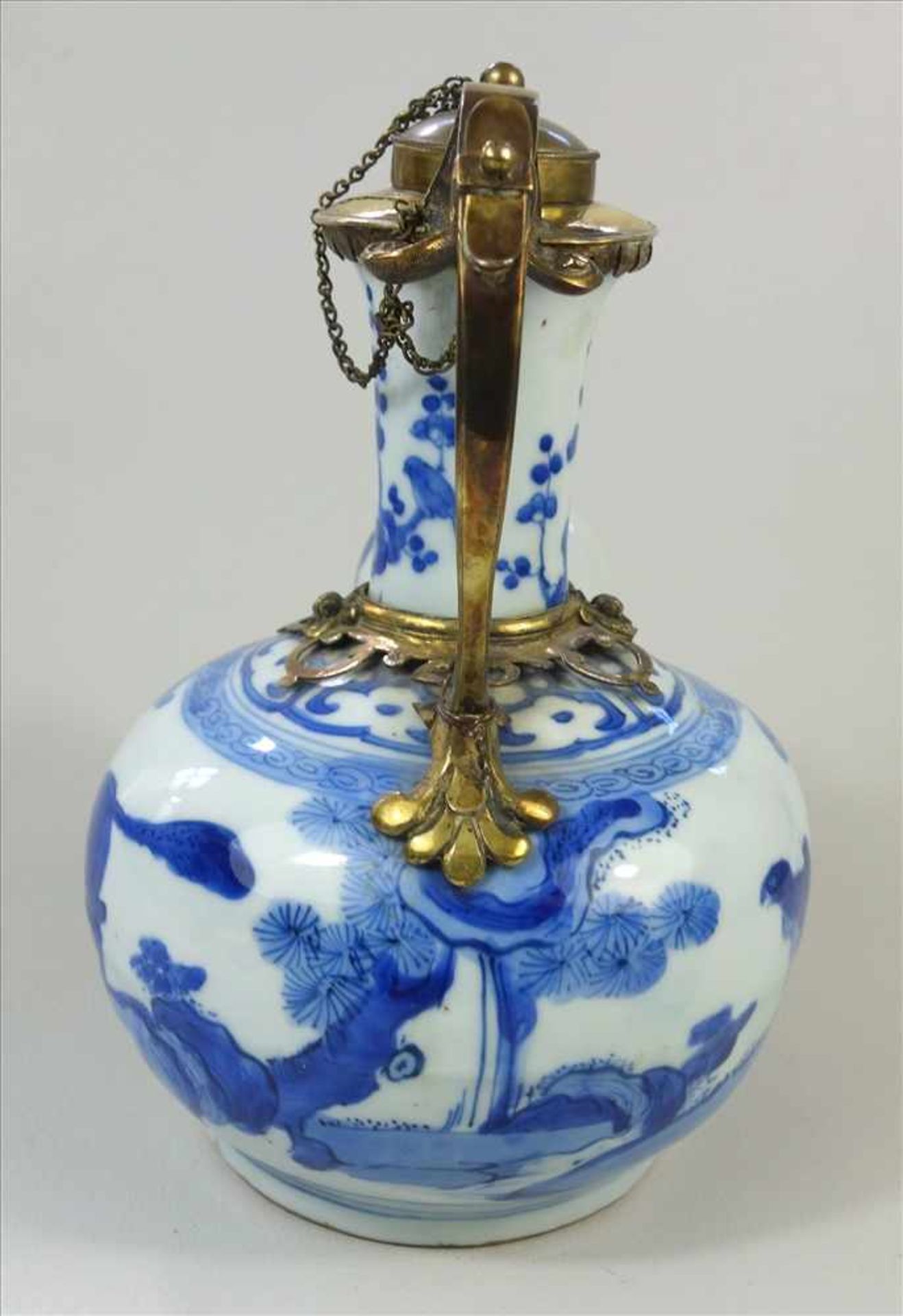 Kendi, wohl Ming, Wanli-Periode, China, 16./17.Jh., weißes Porzellan mit blauer Bemalung, vergoldete - Image 2 of 7