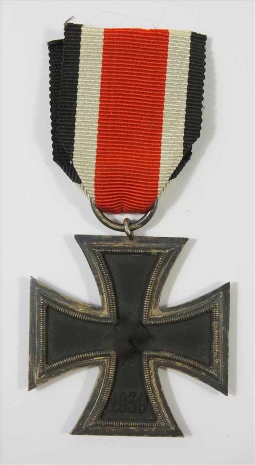 Eisernes Kreuz 1939 2. Klasse, versilbert, Eisenkern, am Band