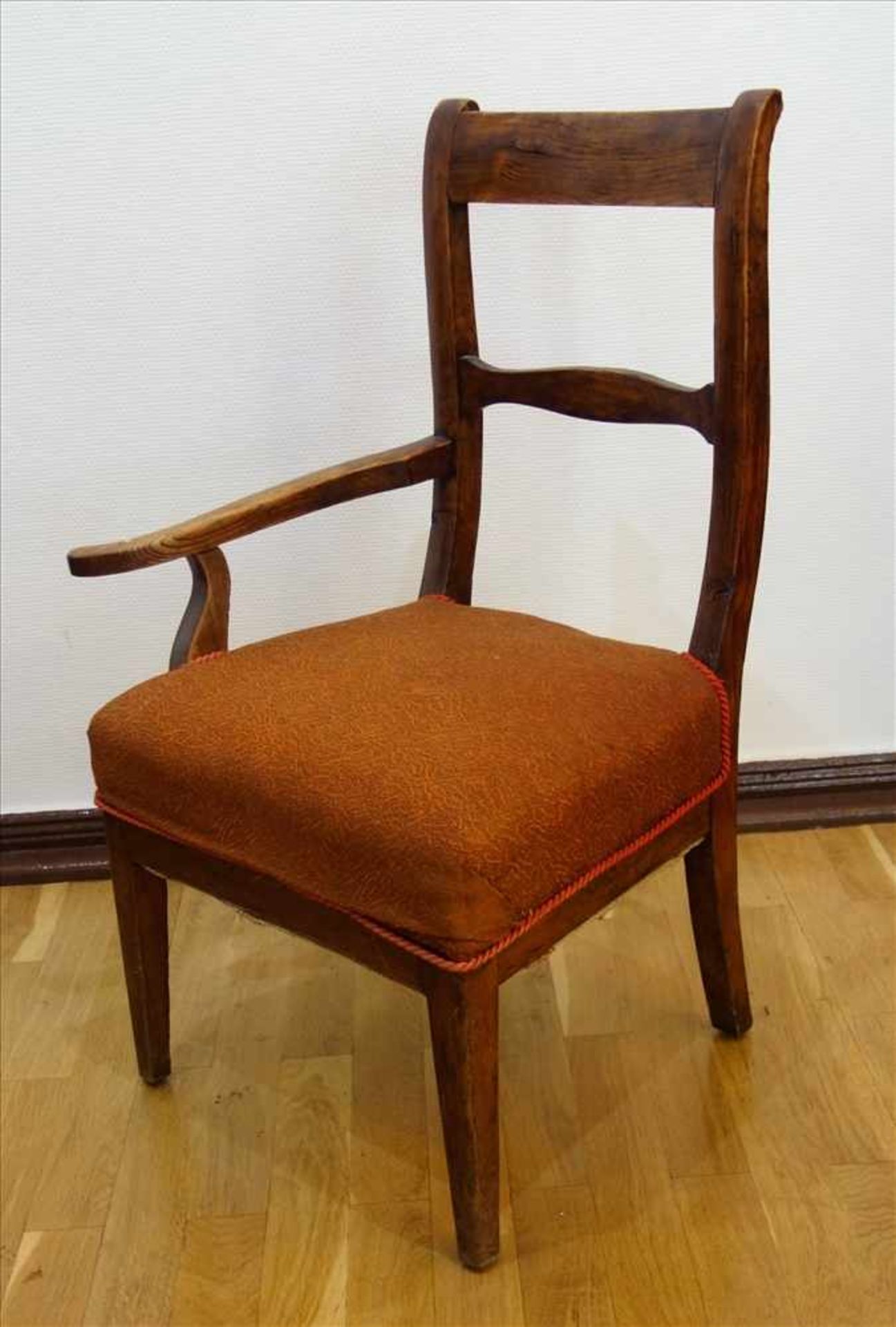 Spinnstuhl, Biedermeier, Esche, gepolstere Sitzfläche (n.orig.Stoff), eine Armlehne, Sitz-H.ca.42cm,