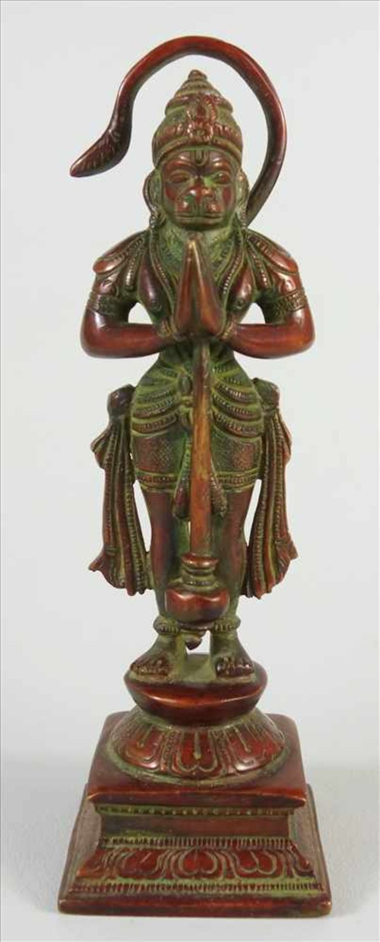 "Hanuman", Bronze, hinduistische Gottheit in der Gestalt eines Affen, Gew.600g, eckiger Sockel, H.