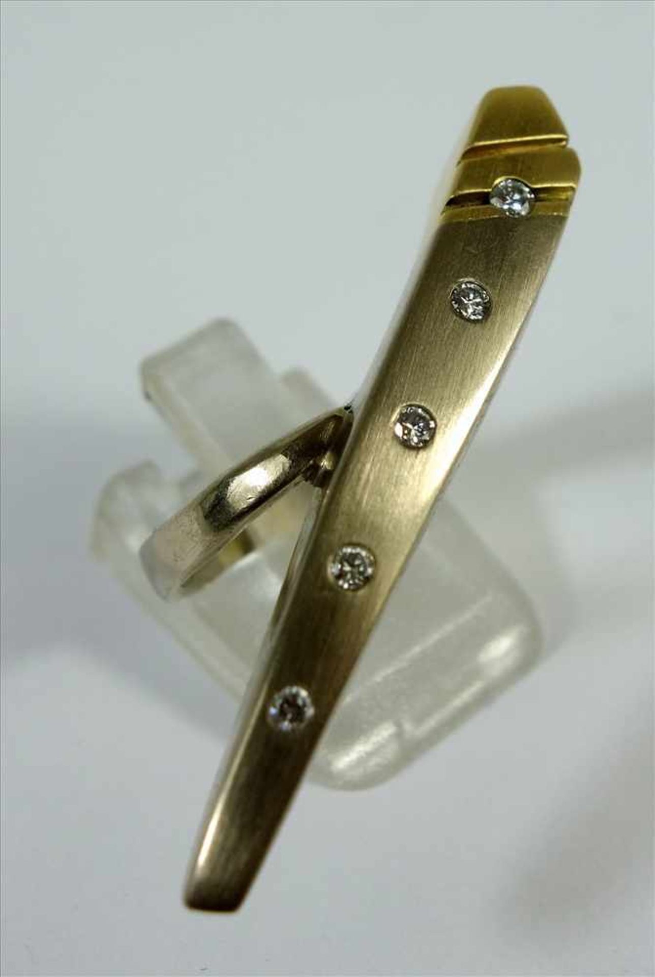 Designer-Brillant-Ring, 750er Weiß- und Gelbgold, Gew.16,65g, 5 Dia.-Brill., total ca.0,11ct, G-H,